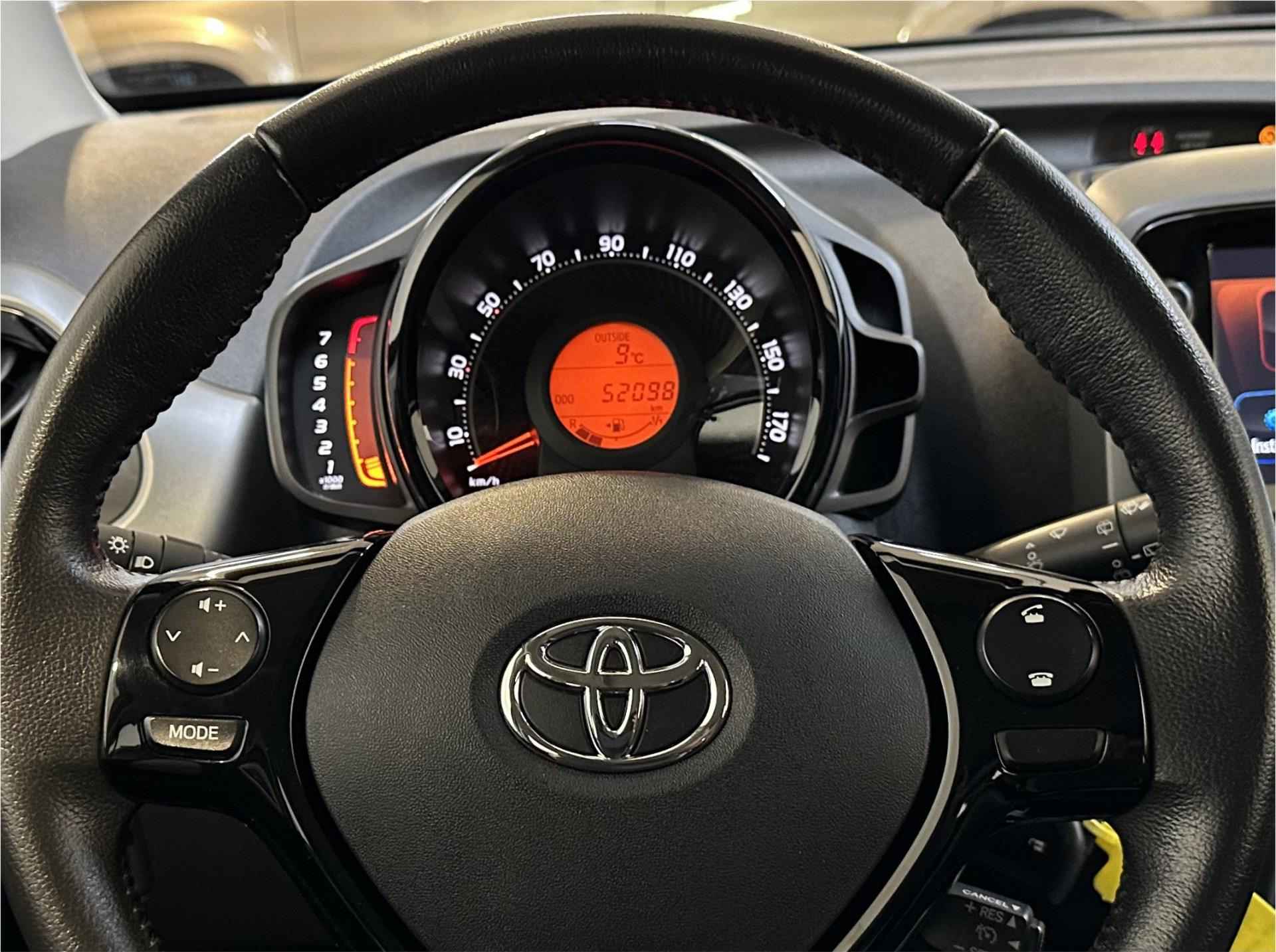 Toyota Aygo 1.0 VVT-i x-play cabrio | Apple Carplay| Navigatie | Camera | NL | 1 Eig | - 9/33