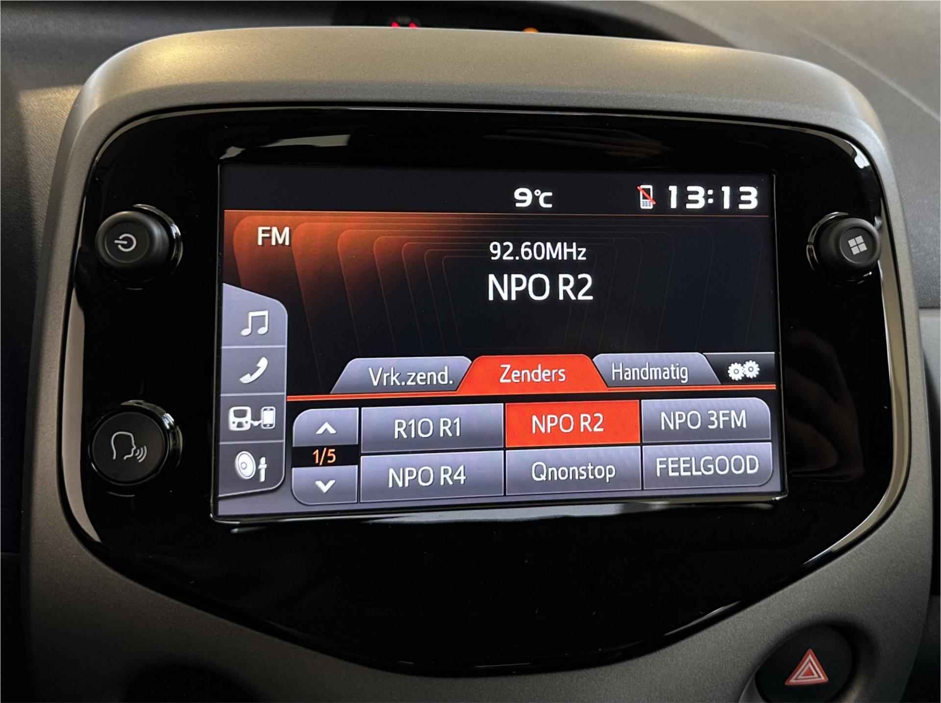 Toyota Aygo 1.0 VVT-i x-play cabrio | Apple Carplay| Navigatie | Camera | NL | 1 Eig | - 17/33