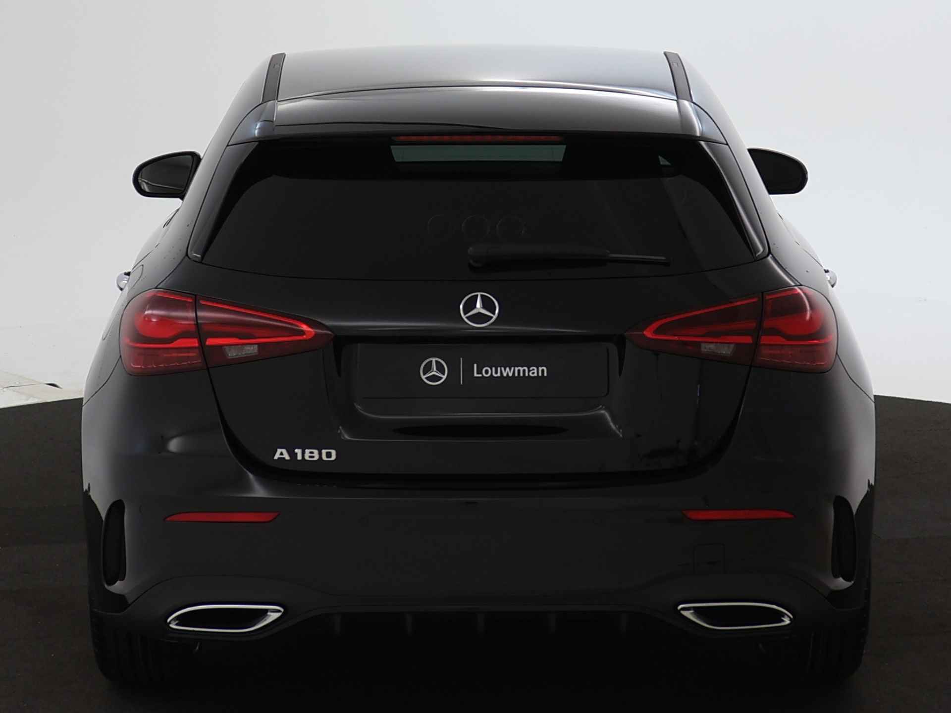 Mercedes-Benz A-Klasse 180 AMG Line LIMITED Edition | Nightpakket | Parkeerpakket met achteruitrijcamera | KEYLESS GO | Dodehoekassistent | Extra USB-poorten | Draadloos oplaadsysteem voor Smartphone | Sfeerverlichting | - 31/37