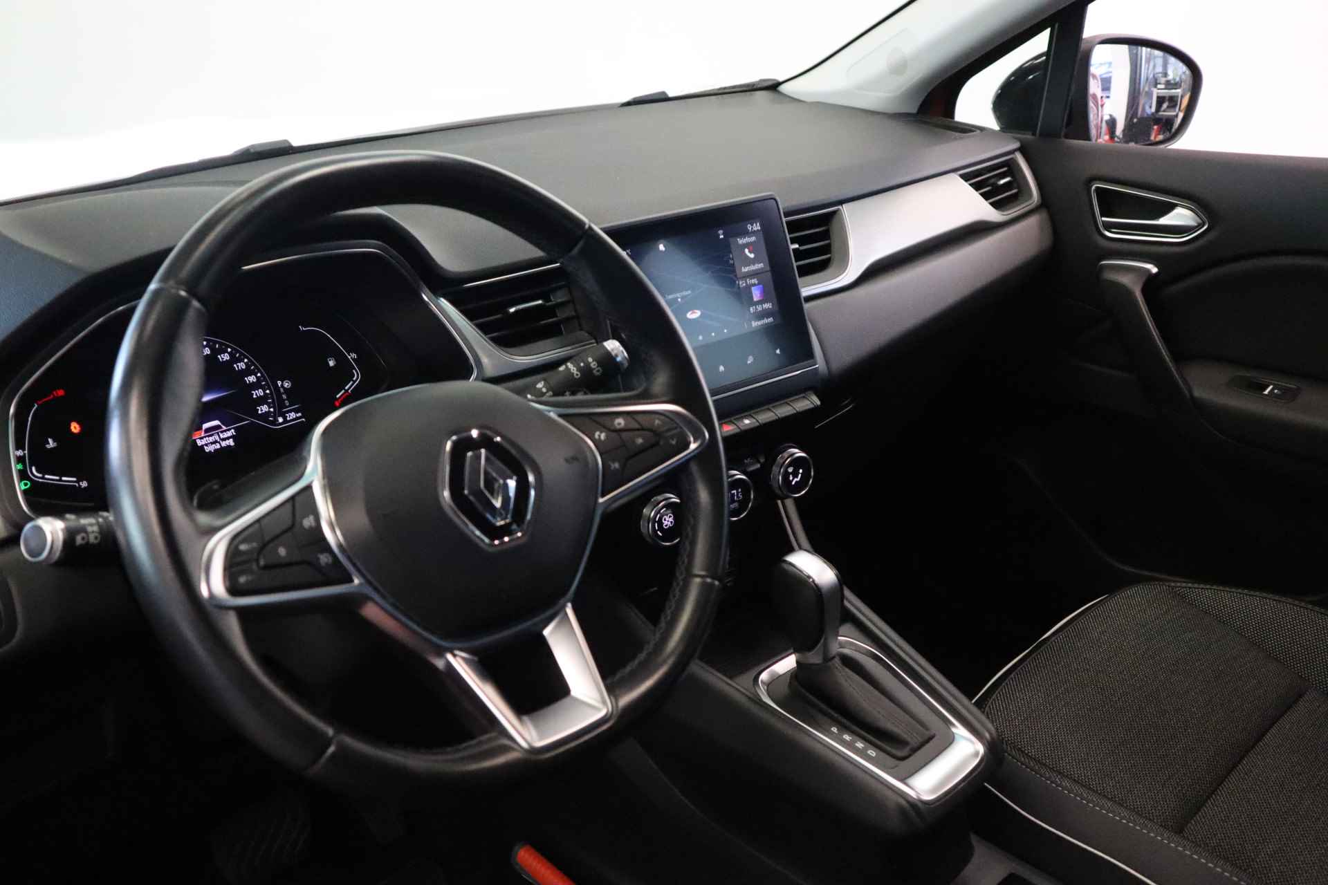 Renault Captur 1.3 TCe 130 Intens Automaat 130PK Navigatie Cruise Control Two tone lak,17LMV All season. - 10/24