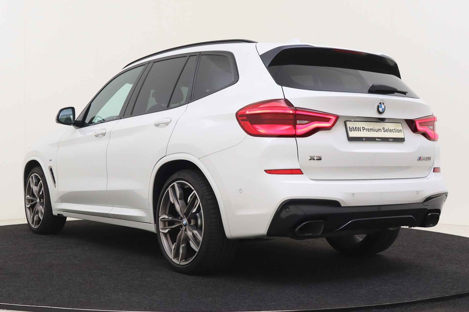 BMW X3 M40i xDrive High Executive Automaat / Panoramadak / Trekhaak /Harman Kardon / Head-Up / Adaptief M onderstel / Sportstoelen / Stoelverwarming / Parking Assistant Plus - 16/61