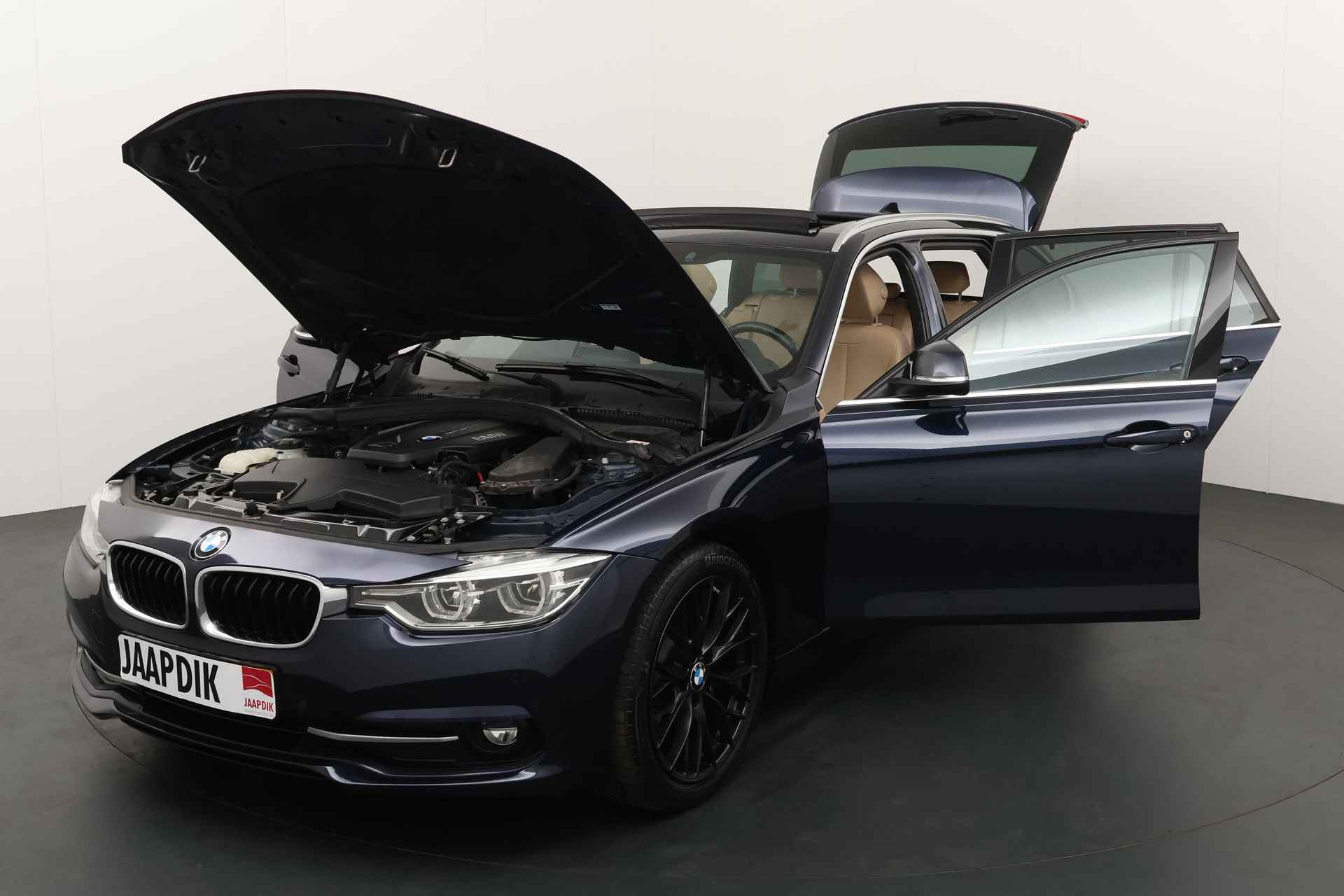 BMW 3 Serie Touring BWJ 2016 320d EDE Corporate Lease Sport NAVI / CLIMA / CRUISE / STOELVERW. / CAMERA / BLUETOOTH / AUTOMATISCHE ACHTERKLEP / PANORAMADAK / LEDER / LMV / PARKEER - 9/31