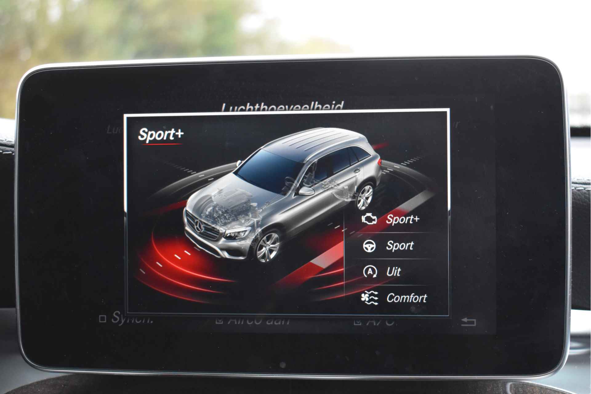 Mercedes-Benz GLC 250 4MATIC | FIRST EDITION | AMG Styling | Pano.dak | Camera | Elekt.trekhaak | Designo leder | Sfeerverl. | Full LED | Allweather - 77/80