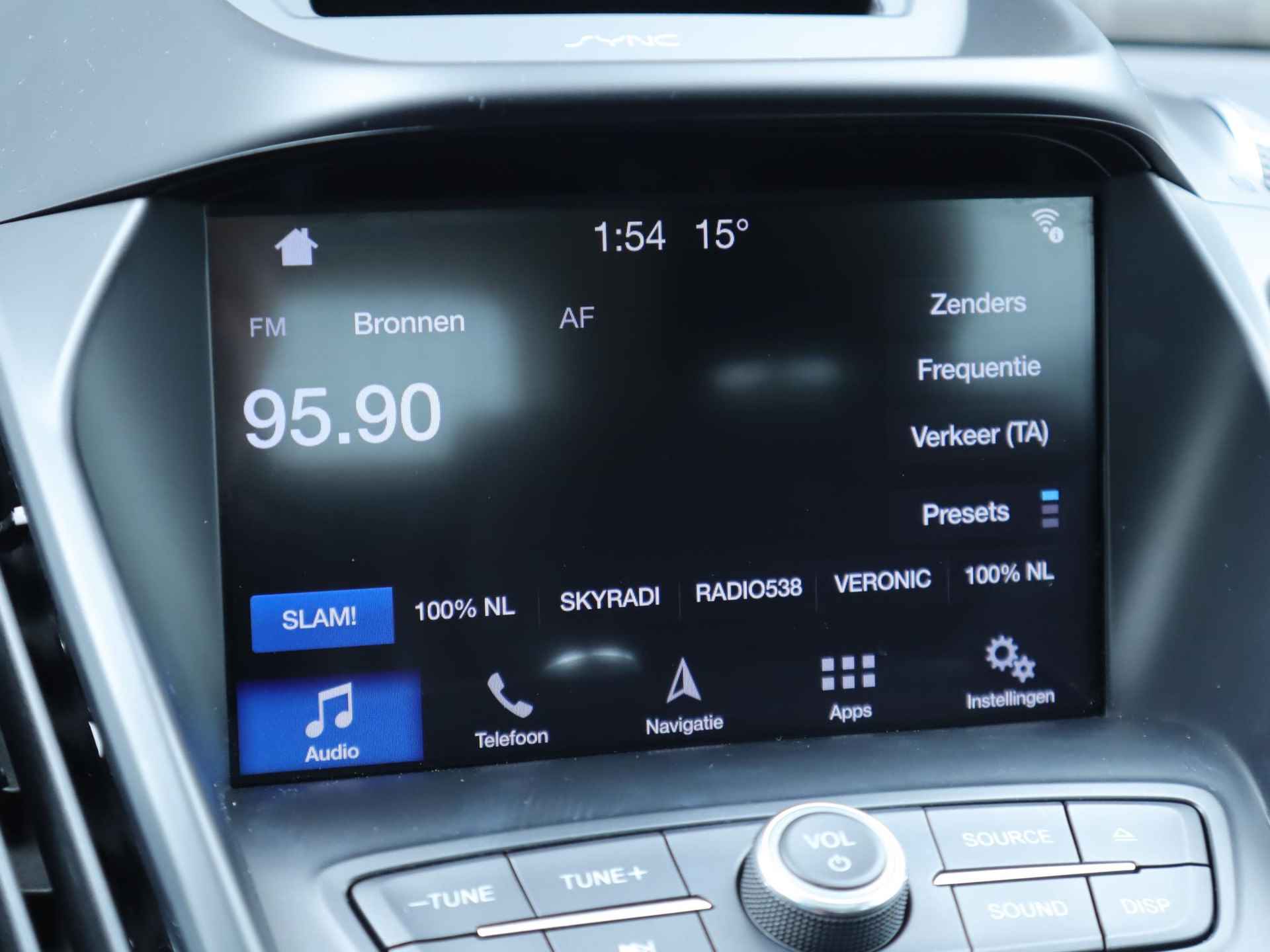 Ford Kuga 1.5 EcoBoost Titanium 120pk | Stoel- stuur en voorruitverwarming | Panoramadak | 1.800kg trekgewicht | Navigatie | All season banden - 24/44