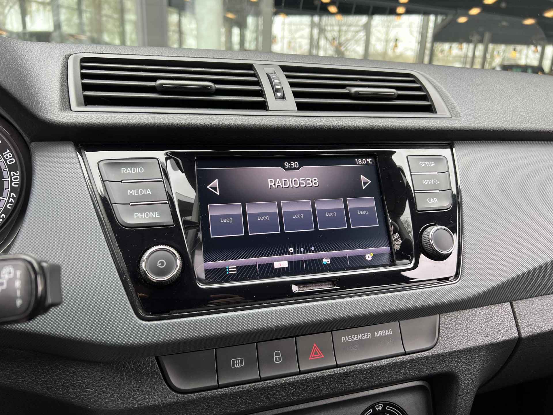 Skoda Fabia Combi 1.0 TSI Active |Navigatie met Apple Car Play en Android auto | Cruise Control | Bluetooth | All-Seasons - 10/23