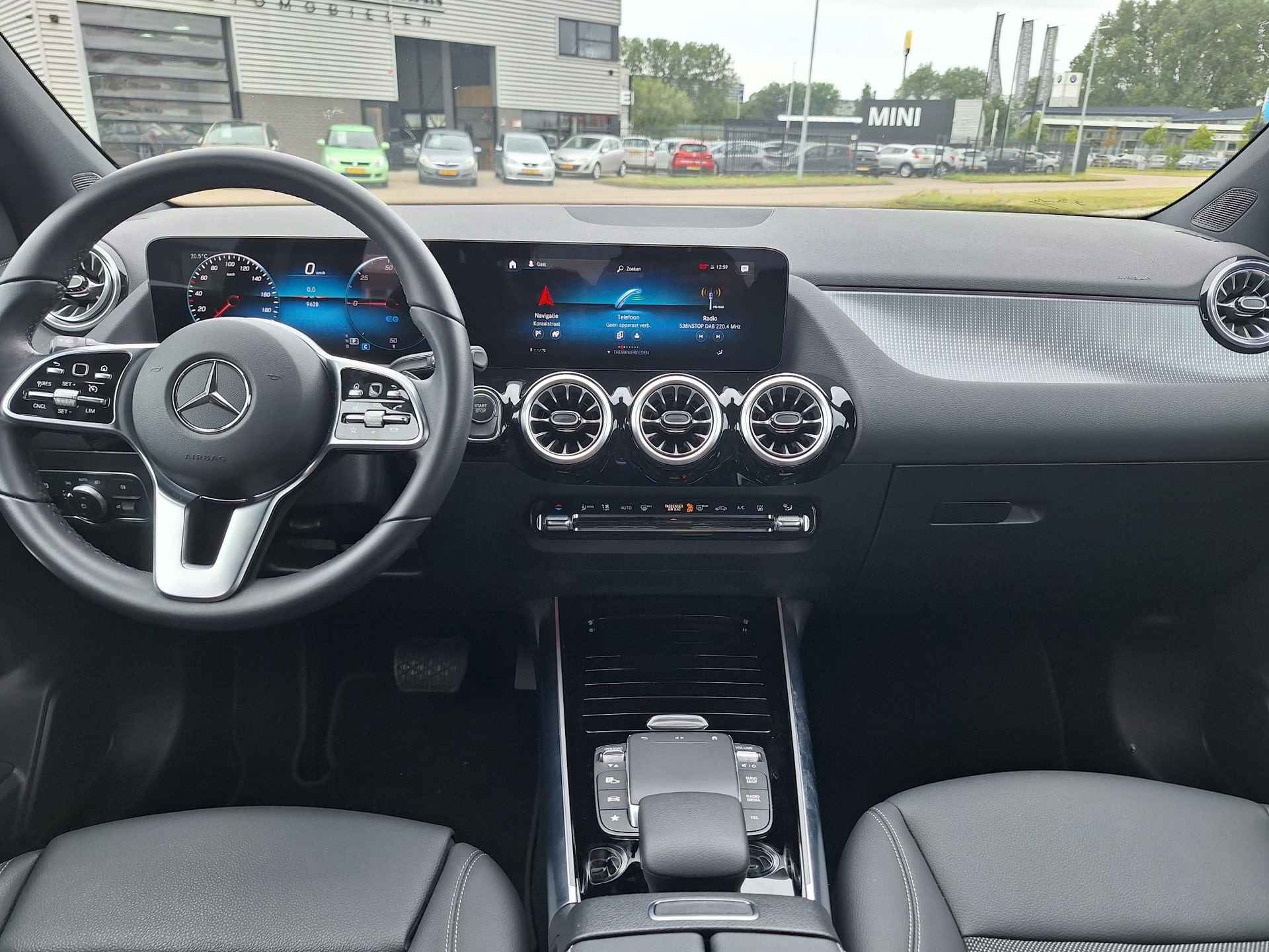 Mercedes-Benz EQA 250 67 kWh | Achteruitrijcamera | Elektrische achterklep | Showmodel SALE - 10/42