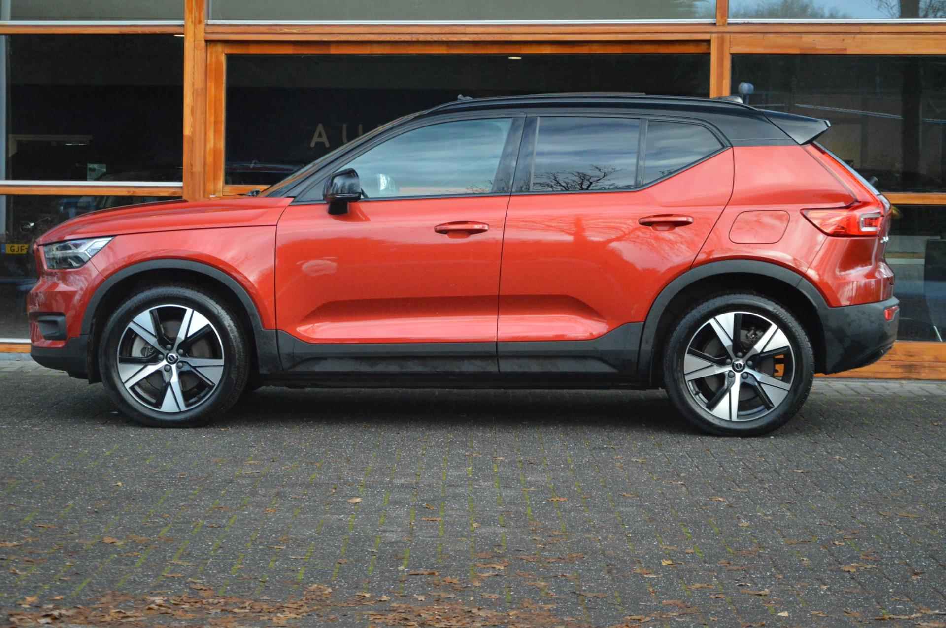 Volvo XC40 P8 AWD | Panorama Schuif\Kantel | Stoel-Stuurverwarming | 360° Camera | Pilot assist | Apple CarPlay | - 3/42