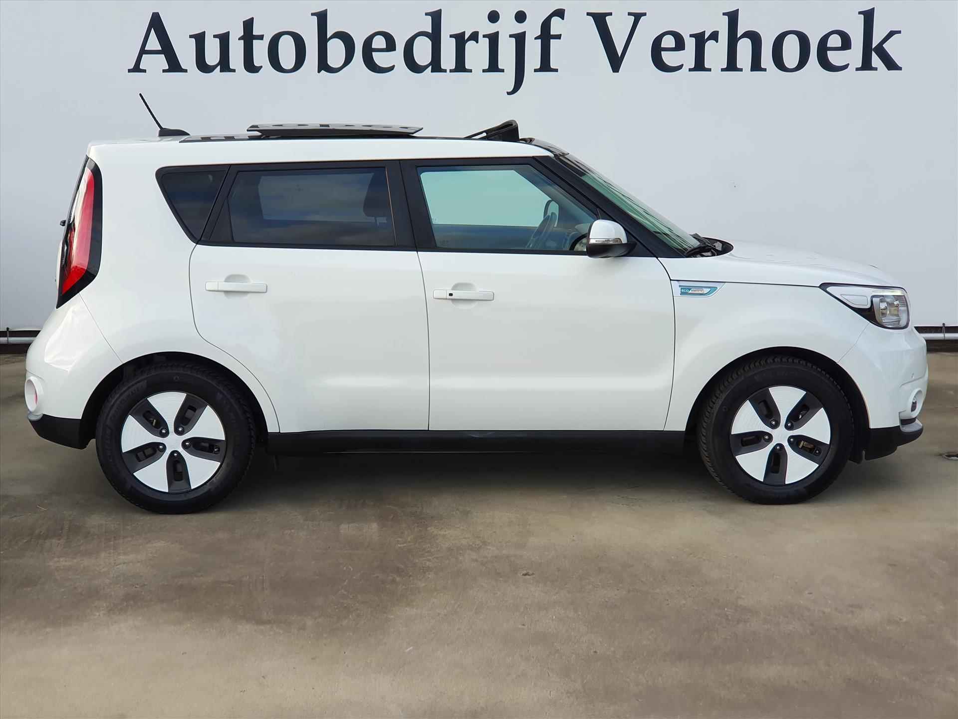 Kia e-Soul EV 30kWh Executive Plus Line € 13.900 na Subsidie Panodak - Incl BTW - 5/27