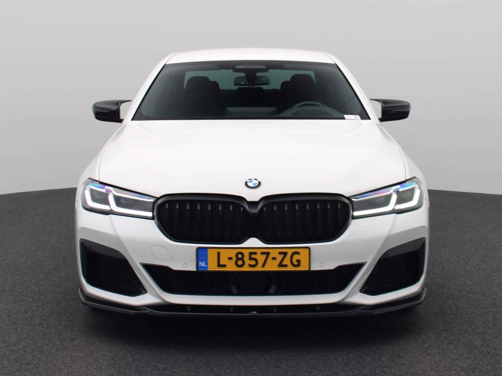 BMW 5-serie 530e High Executive | M-pakket | Navigatie | Shadow Line | Camera | Parkeersensoren  | Head up Display | Laser LED verlichting | - 3/51
