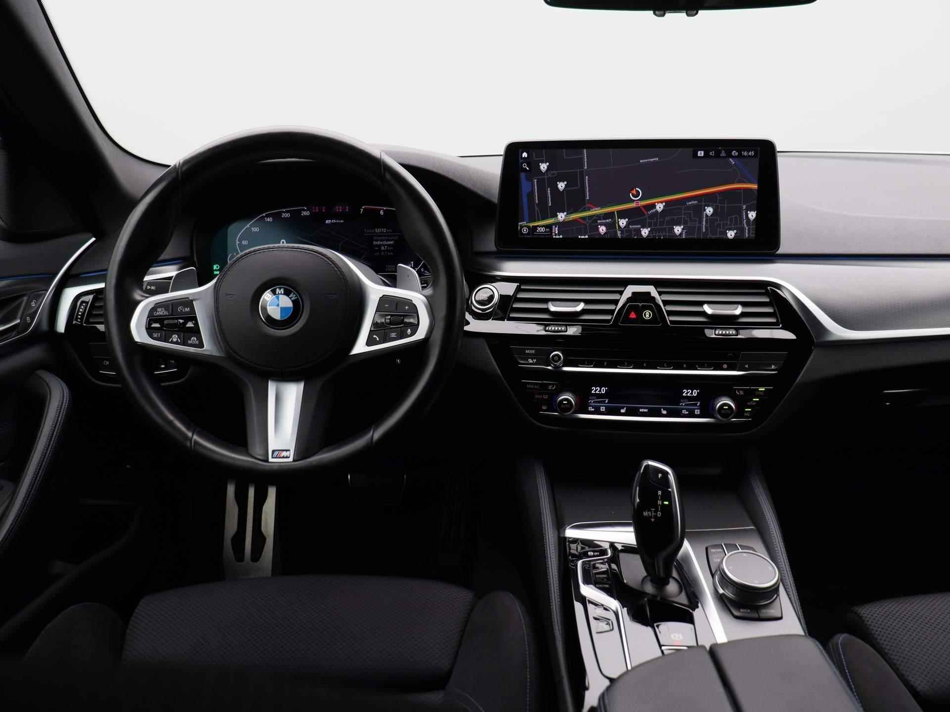 BMW 5-serie 530e High Executive | M-pakket | Navigatie | Shadow Line | Camera | Parkeersensoren  | Head up Display | Laser LED verlichting | - 7/51
