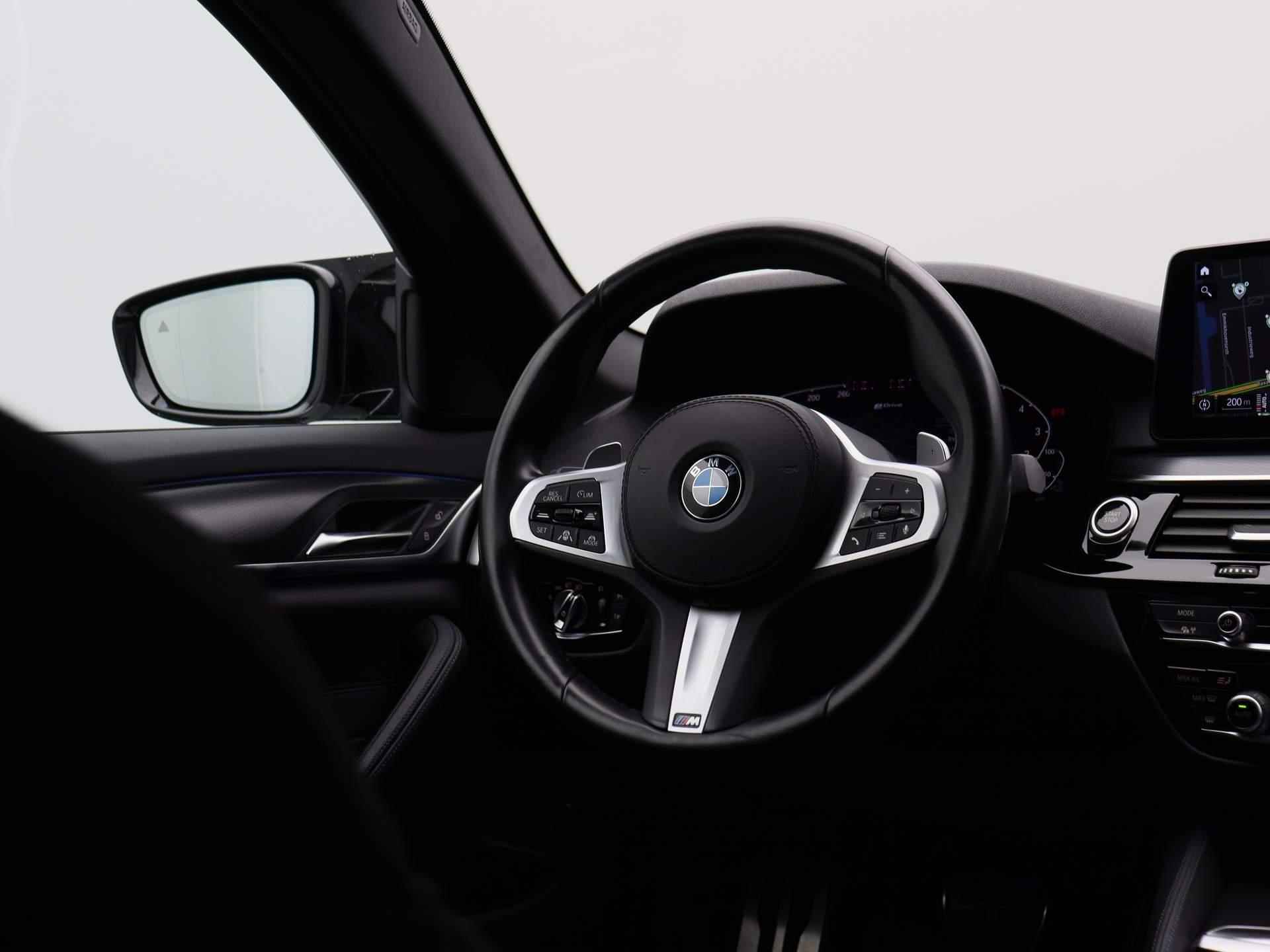 BMW 5-serie 530e High Executive | M-pakket | Navigatie | Shadow Line | Camera | Parkeersensoren  | Head up Display | Laser LED verlichting | - 11/51