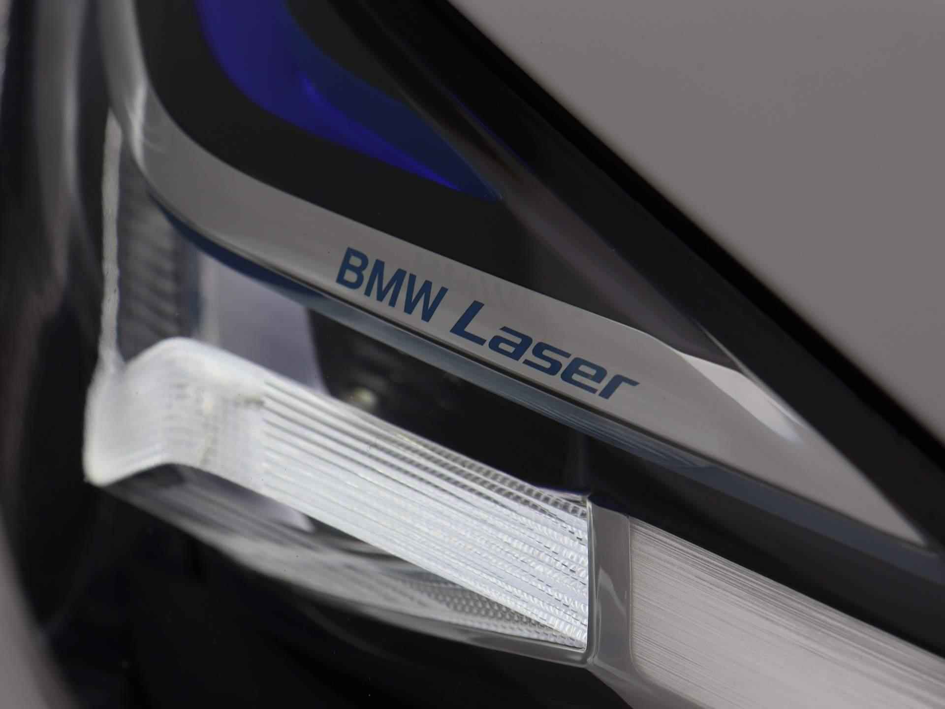 BMW 5-serie 530e High Executive | M-pakket | Navigatie | Shadow Line | Camera | Parkeersensoren  | Head up Display | Laser LED verlichting | - 17/51