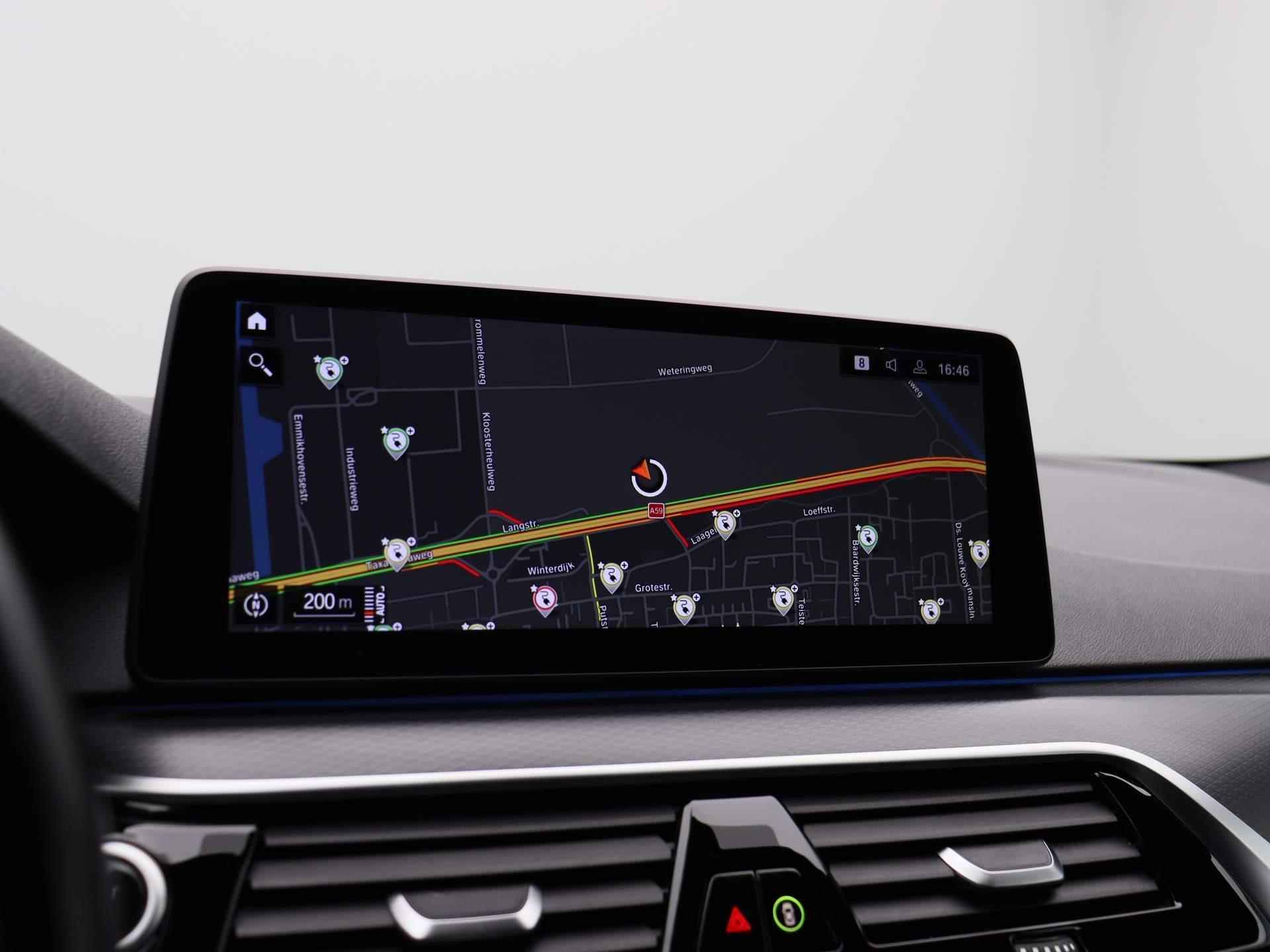 BMW 5-serie 530e High Executive | M-pakket | Navigatie | Shadow Line | Camera | Parkeersensoren  | Head up Display | Laser LED verlichting | - 19/51
