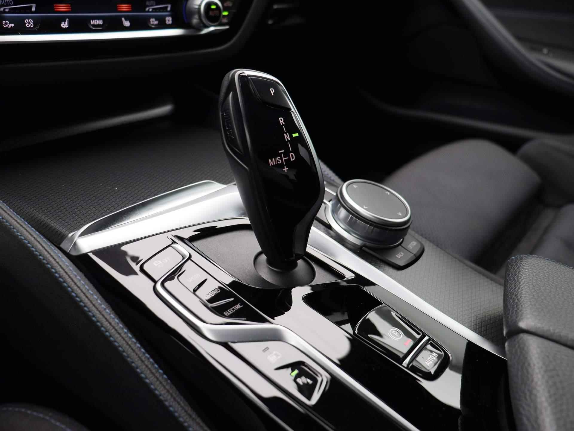 BMW 5-serie 530e High Executive | M-pakket | Navigatie | Shadow Line | Camera | Parkeersensoren  | Head up Display | Laser LED verlichting | - 22/51