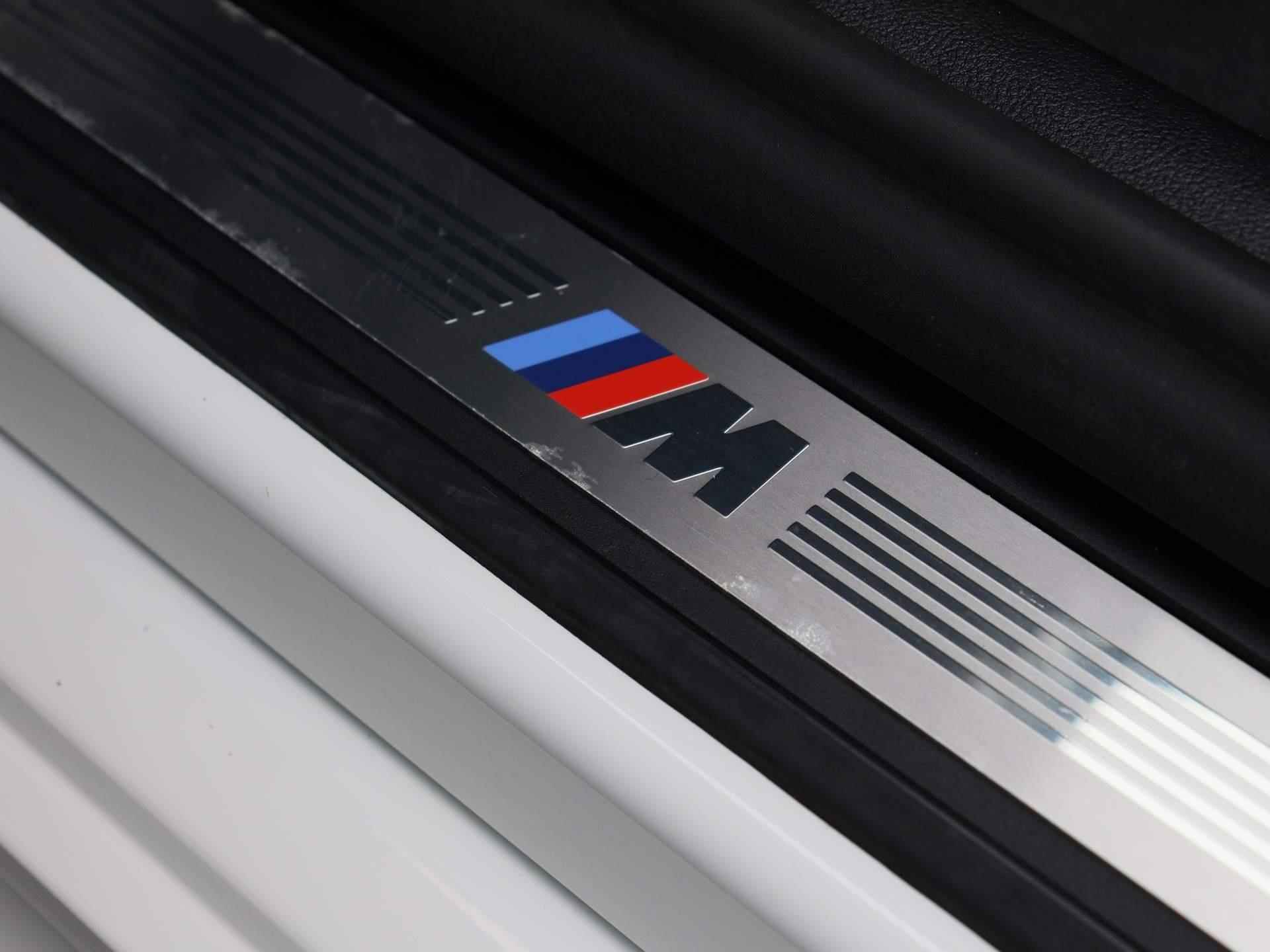 BMW 5-serie 530e High Executive | M-pakket | Navigatie | Shadow Line | Camera | Parkeersensoren  | Head up Display | Laser LED verlichting | - 35/51