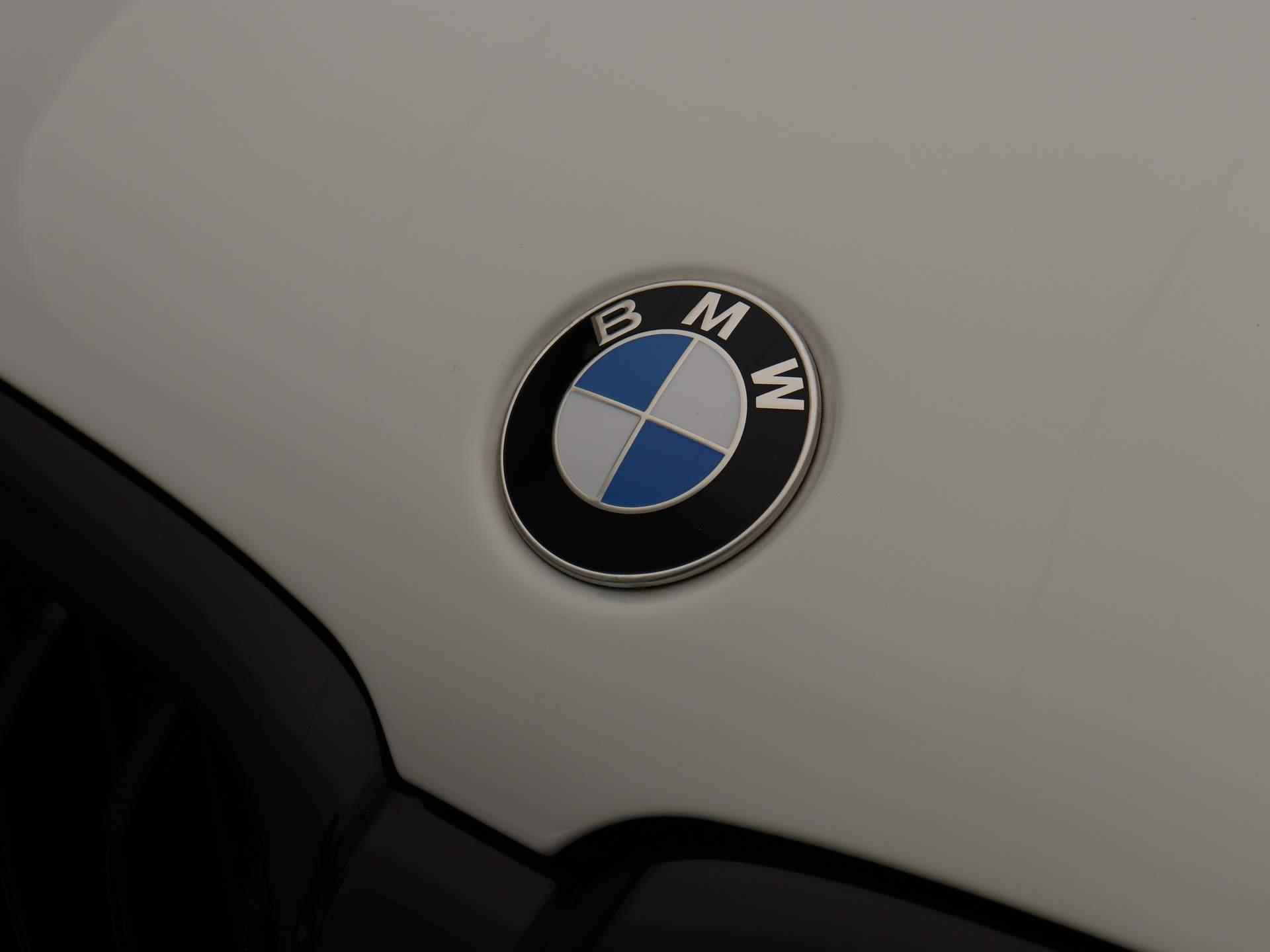 BMW 5-serie 530e High Executive | M-pakket | Navigatie | Shadow Line | Camera | Parkeersensoren  | Head up Display | Laser LED verlichting | - 48/51