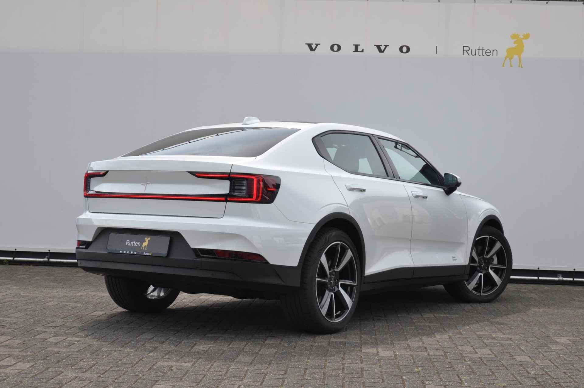 Polestar 2 / 231PK / 78KWh Long Range Single motor / 16% bijtelling/ Long range/ Google infotaiment/ Panoramadak/ Elektrische stoelen/ Getint ramen/ Cruise control/ Harman Kardon/ Stoel en stuurwielverwarming/ Climate control - 2/28