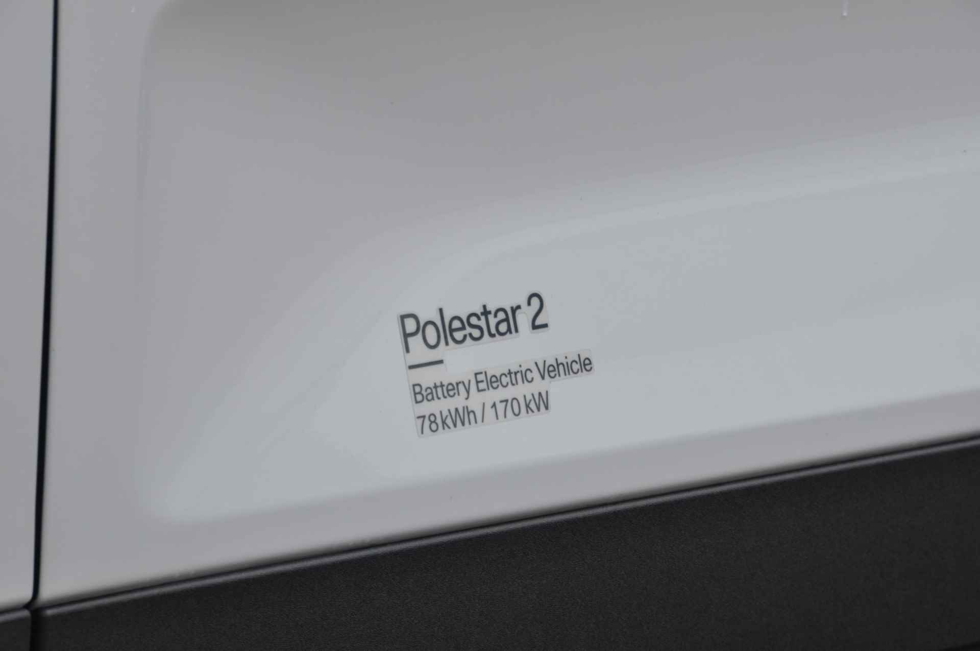 Polestar 2 / 231PK / 78KWh Long Range Single motor / 16% bijtelling/ Long range/ Google infotaiment/ Panoramadak/ Elektrische stoelen/ Getint ramen/ Cruise control/ Harman Kardon/ Stoel en stuurwielverwarming/ Climate control - 4/28