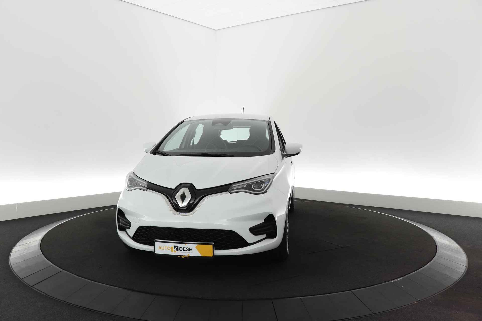 Renault ZOE R110 Limited 50 | €2.000 Subsidie | Koopaccu | Camera | Navigatie | Parkeersensoren | Winterpakket | Allseason Banden - 62/65