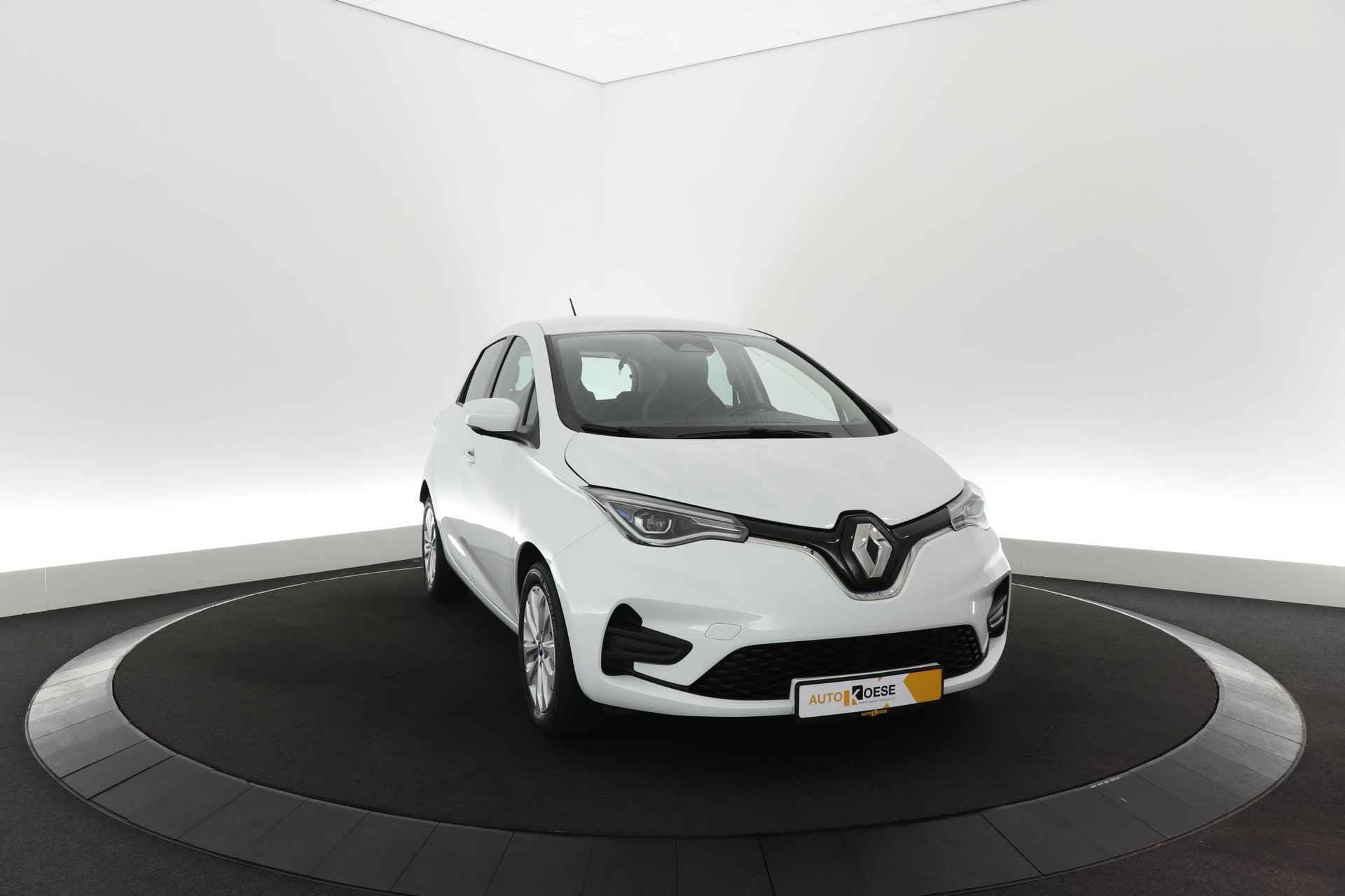 Renault ZOE R110 Limited 50 | €2.000 Subsidie | Koopaccu | Camera | Navigatie | Parkeersensoren | Winterpakket | Allseason Banden - 63/65