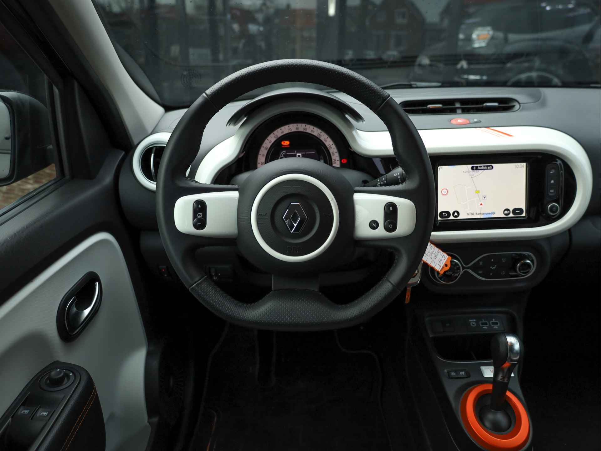 Renault Twingo Z.E. R80 Life | Applecarplay | Camera | Stoel verwarming - 4/30