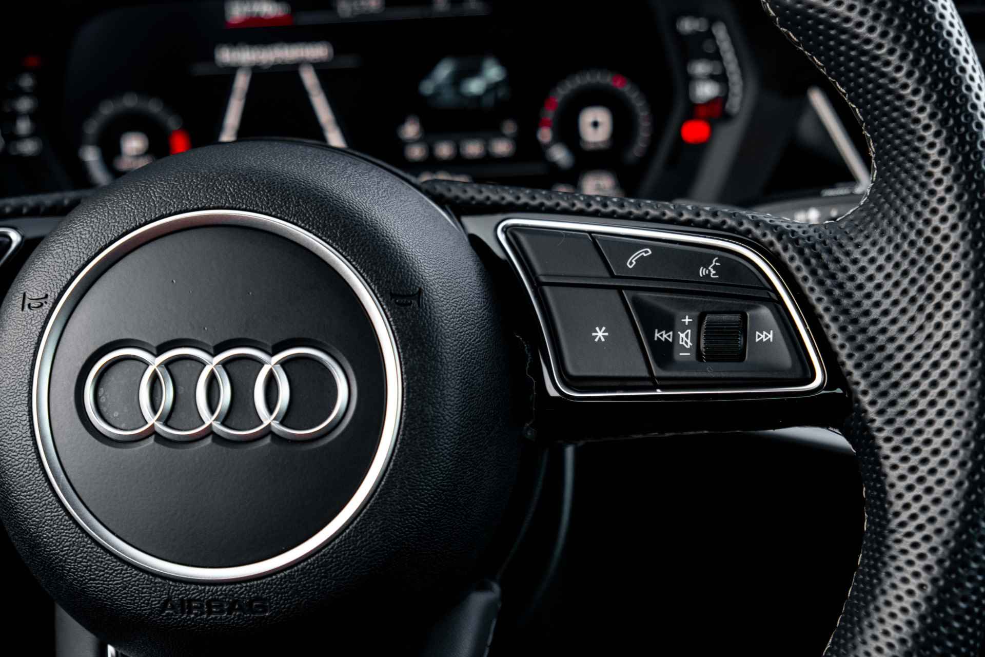 Audi A3 Sportback 30TFSI 110PK S edition | Stoelverwarming | Parkeersensoren Voor & Achter | Automatisch Dimmende Binnenspiegel | - 12/65