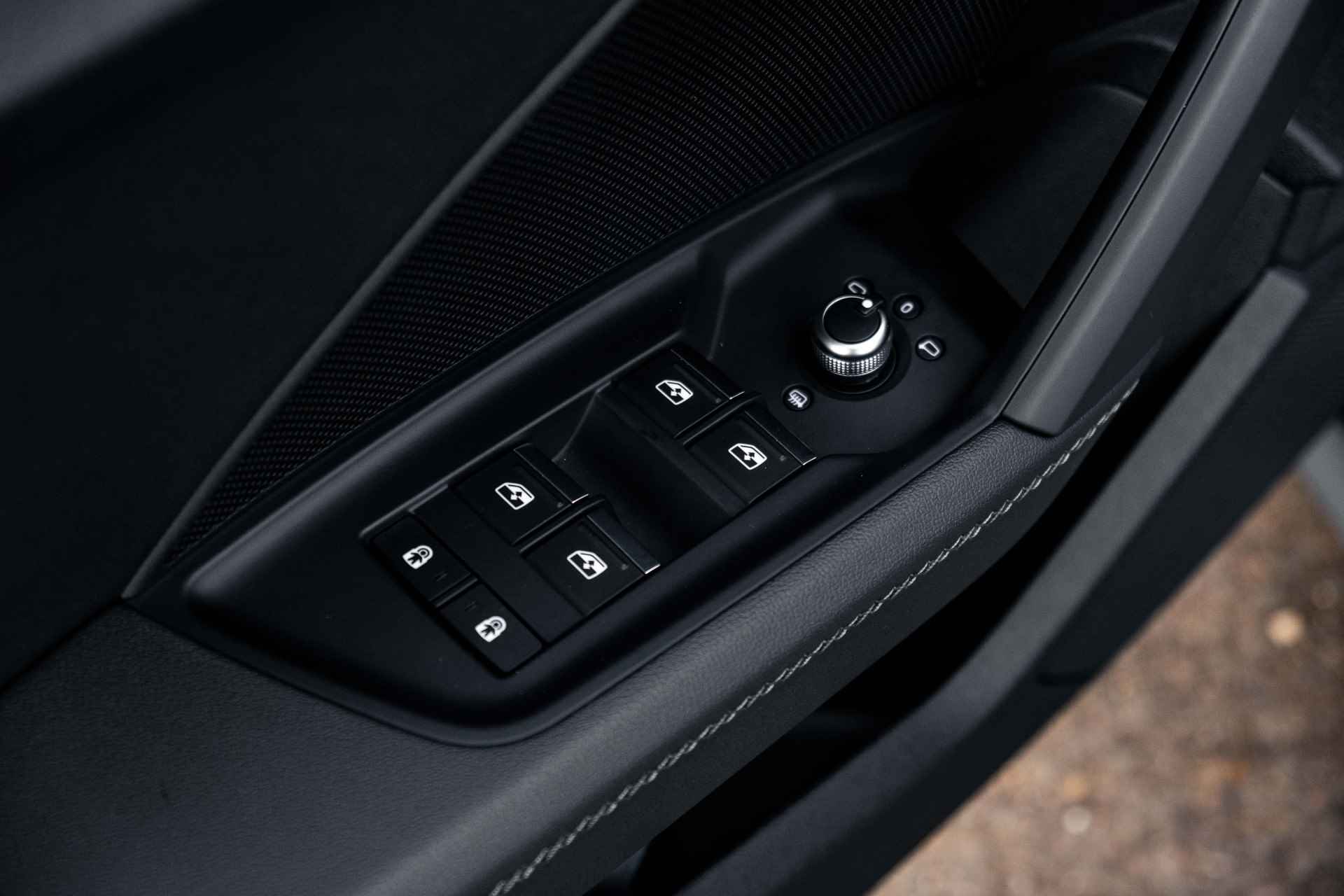 Audi A3 Sportback 30TFSI 110PK S edition | Stoelverwarming | Parkeersensoren Voor & Achter | Automatisch Dimmende Binnenspiegel | - 32/65