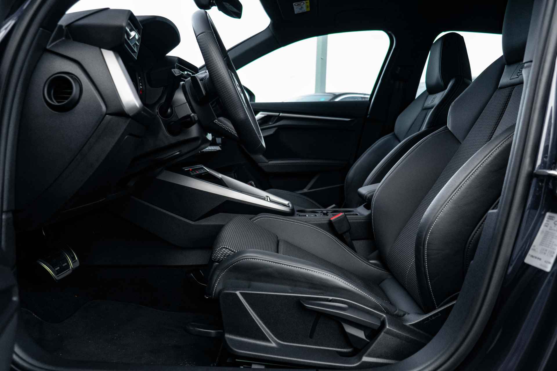 Audi A3 Sportback 30TFSI 110PK S edition | Stoelverwarming | Parkeersensoren Voor & Achter | Automatisch Dimmende Binnenspiegel | - 35/65