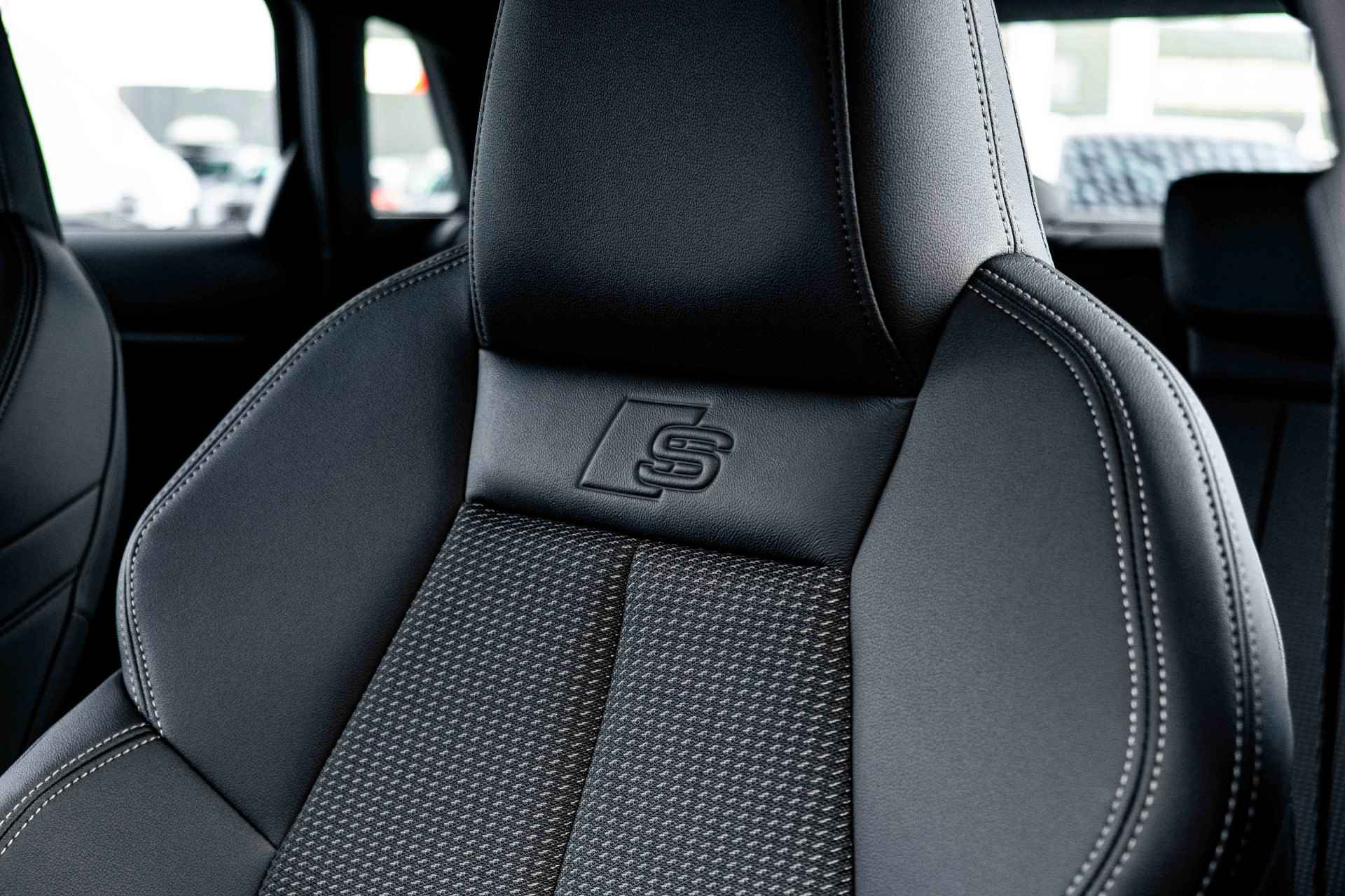 Audi A3 Sportback 30TFSI 110PK S edition | Stoelverwarming | Parkeersensoren Voor & Achter | Automatisch Dimmende Binnenspiegel | - 36/65