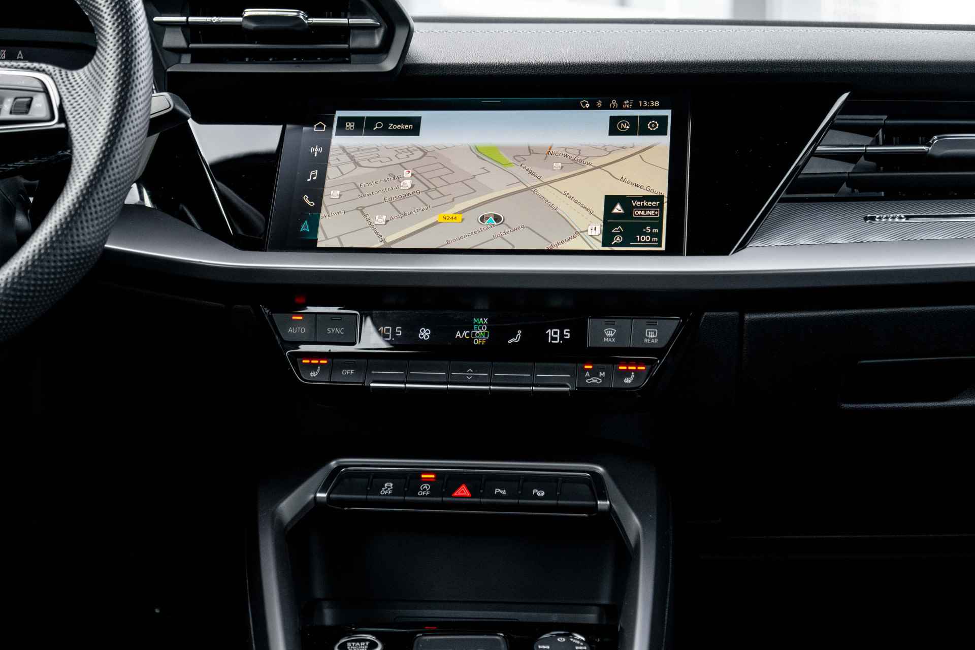 Audi A3 Sportback 30TFSI 110PK S edition | Stoelverwarming | Parkeersensoren Voor & Achter | Automatisch Dimmende Binnenspiegel | - 43/65