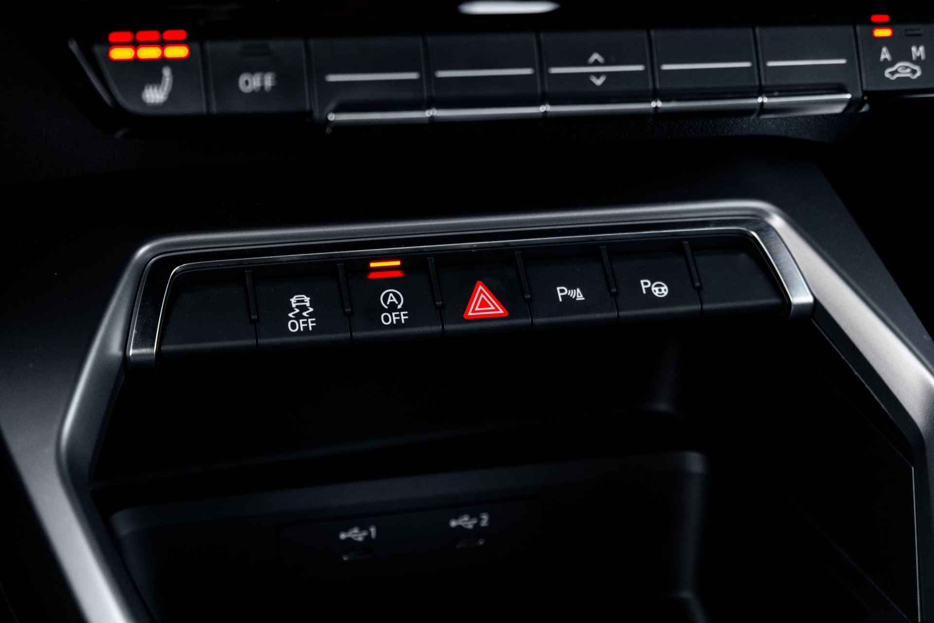 Audi A3 Sportback 30TFSI 110PK S edition | Stoelverwarming | Parkeersensoren Voor & Achter | Automatisch Dimmende Binnenspiegel | - 50/65
