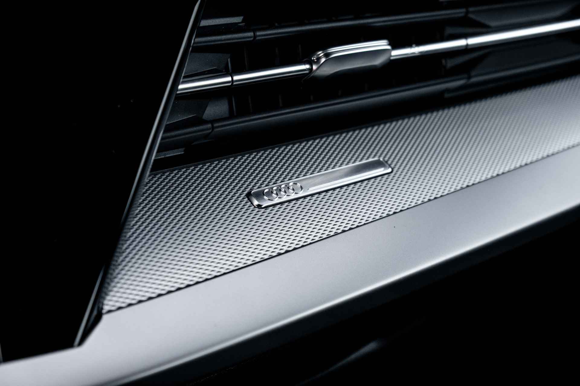 Audi A3 Sportback 30TFSI 110PK S edition | Stoelverwarming | Parkeersensoren Voor & Achter | Automatisch Dimmende Binnenspiegel | - 54/65