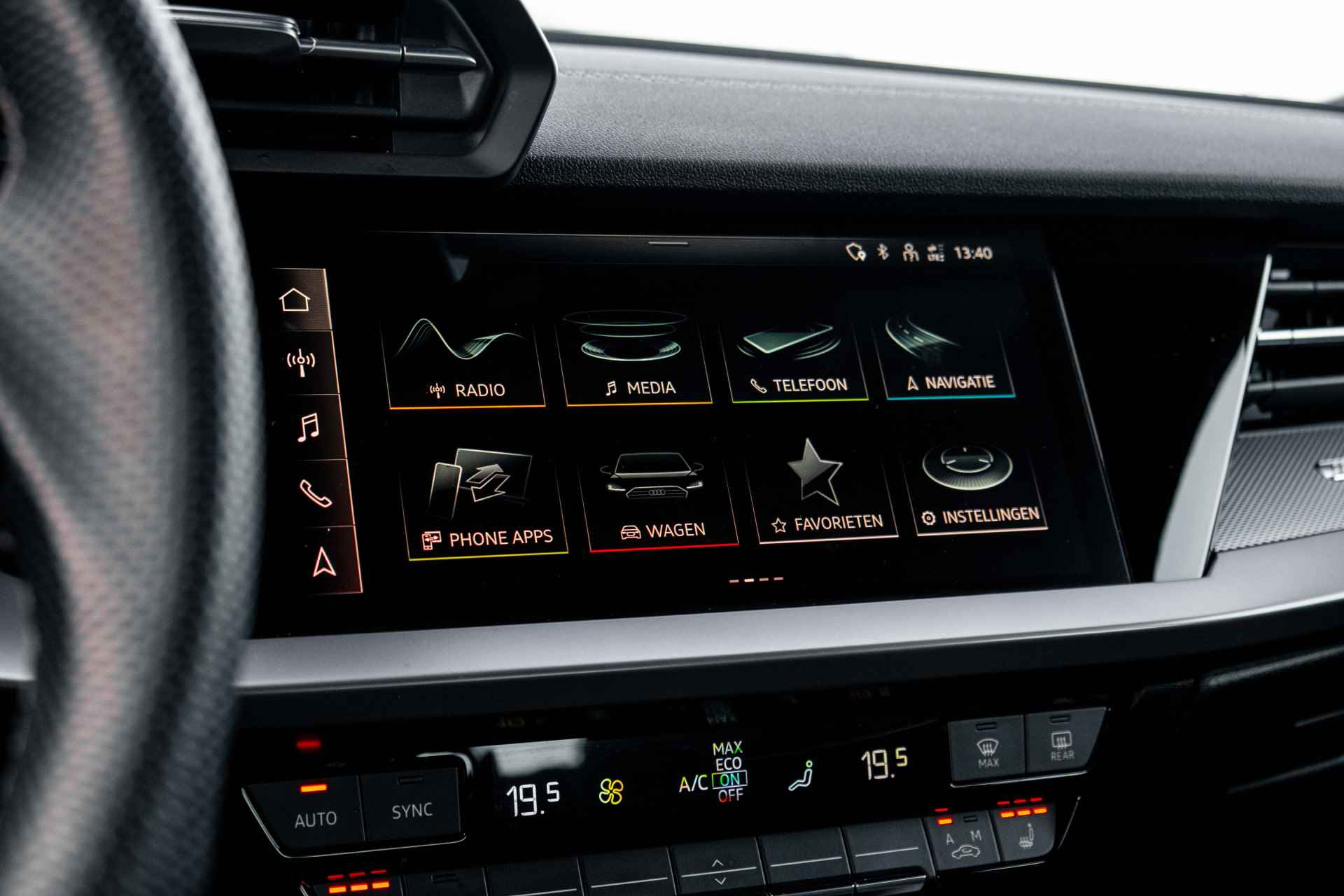 Audi A3 Sportback 30TFSI 110PK S edition | Stoelverwarming | Parkeersensoren Voor & Achter | Automatisch Dimmende Binnenspiegel | - 56/65