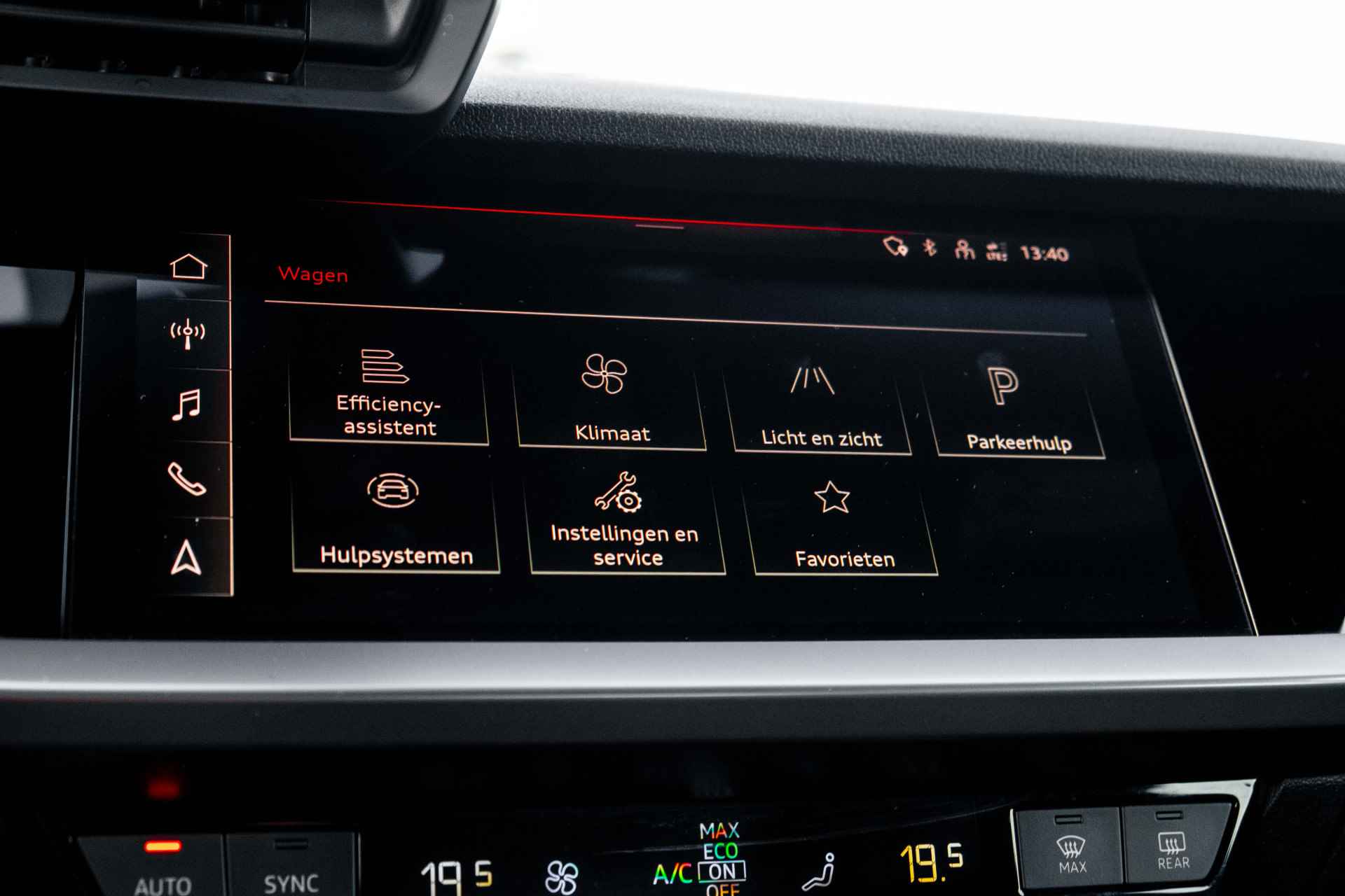 Audi A3 Sportback 30TFSI 110PK S edition | Stoelverwarming | Parkeersensoren Voor & Achter | Automatisch Dimmende Binnenspiegel | - 60/65