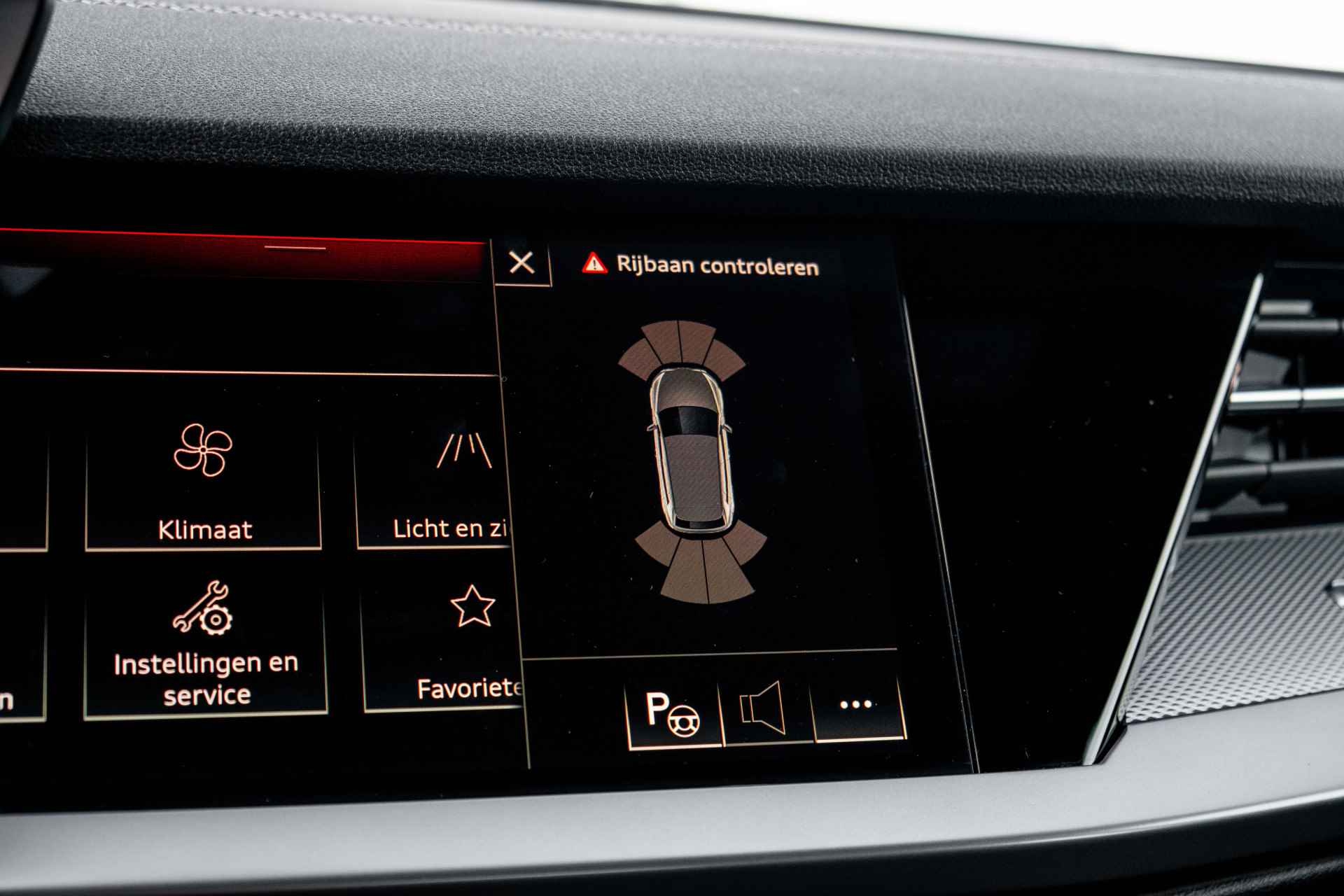 Audi A3 Sportback 30TFSI 110PK S edition | Stoelverwarming | Parkeersensoren Voor & Achter | Automatisch Dimmende Binnenspiegel | - 64/65