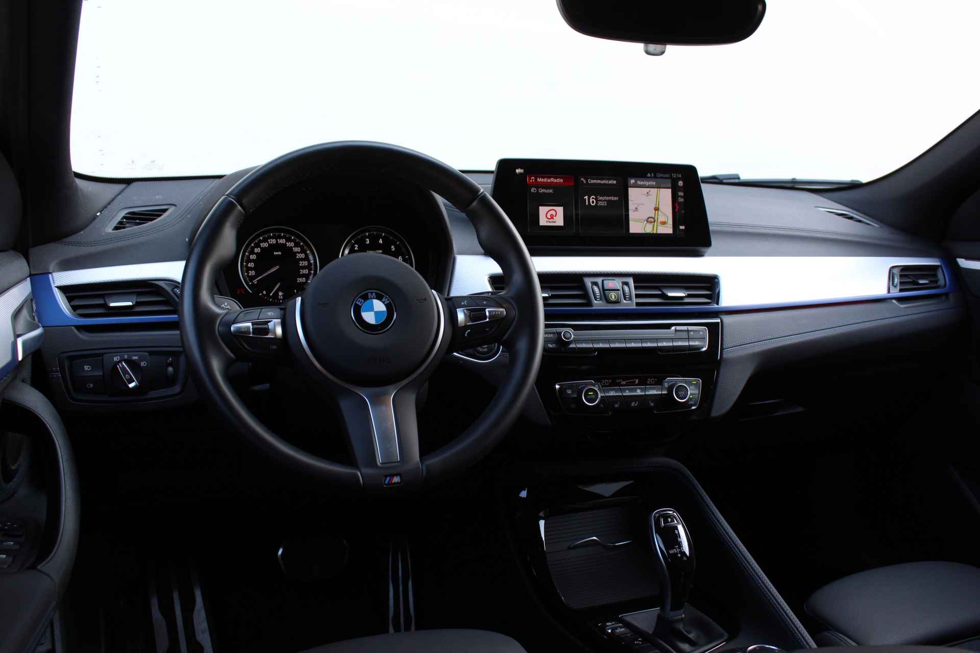 BMW X2 sDrive18i High Executive M Sport Automaat / Panoramadak / Achteruitrijcamera / Sportstoelen / Comfort Access / Adaptief onderstel / Park Assistant / Head-Up - 5/35