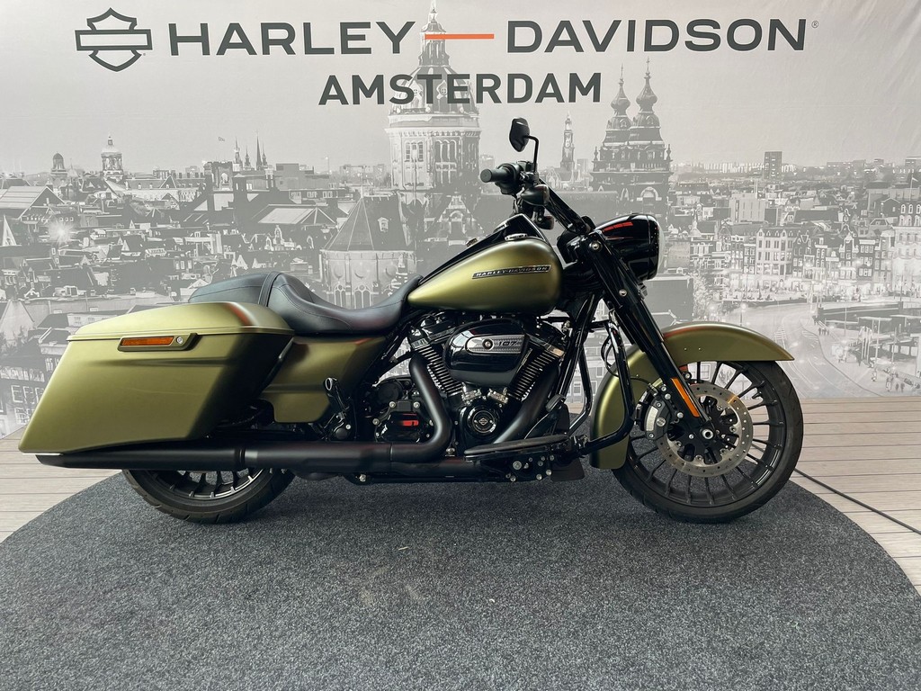 Harley-Davidson FLHRS Roadking Special bij viaBOVAG.nl