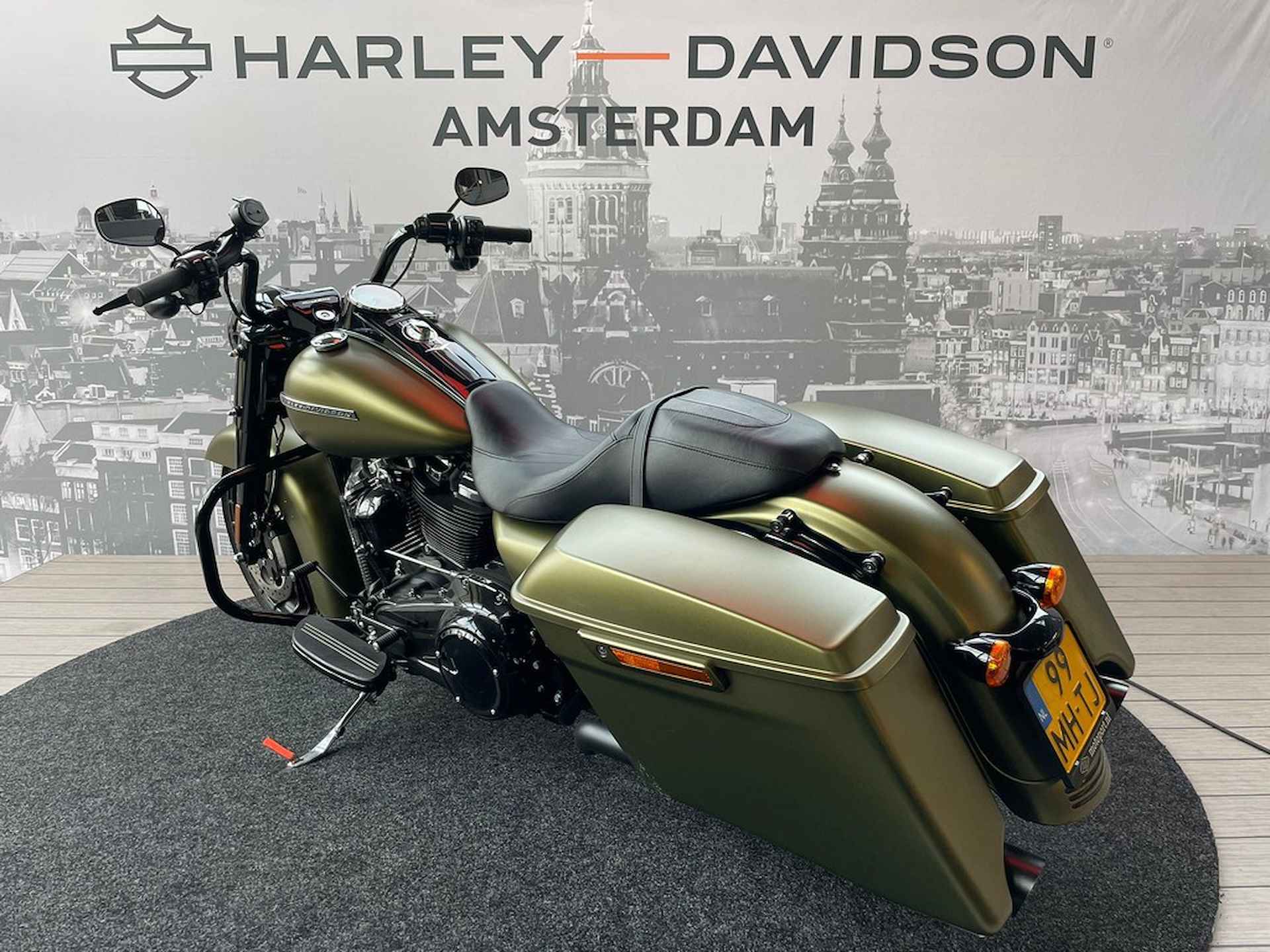 Harley-Davidson FLHRS Roadking Special - 6/8