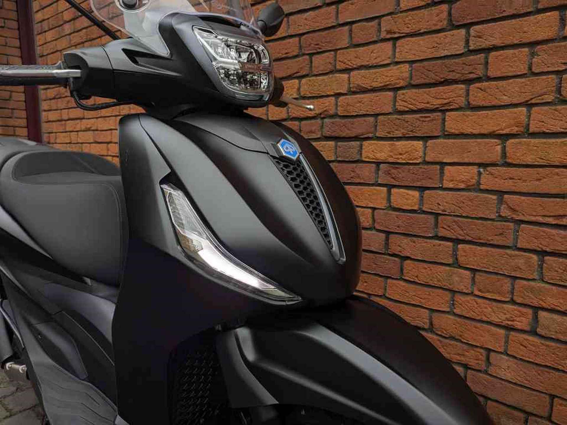 Piaggio Beverly S 400 HPE - 9/10