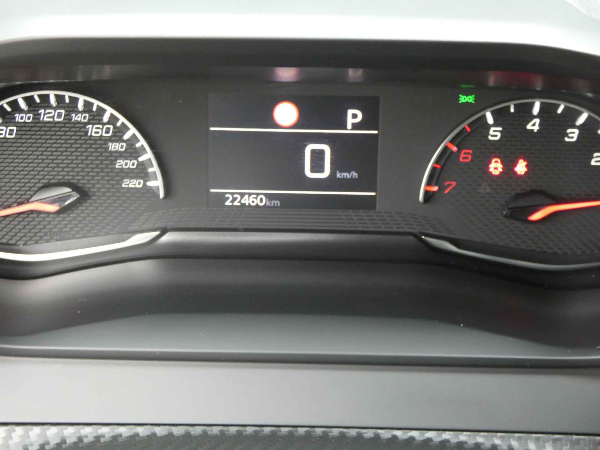 Peugeot 2008 1.2 PureTech 130 Allure Automaat | Navigatie | Climate Control | Parkeersensoren | - 19/46