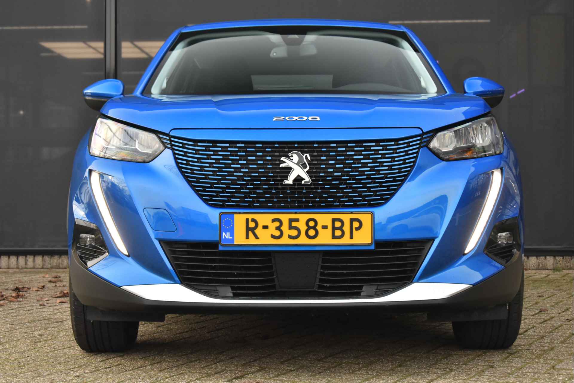 Peugeot 2008 EV Active Pack | Stoelverwarming | Navigatie | Climate Control | Achteruitrijcamera | 16"LMV | Full-LED | Cruise Control | !! - 5/54