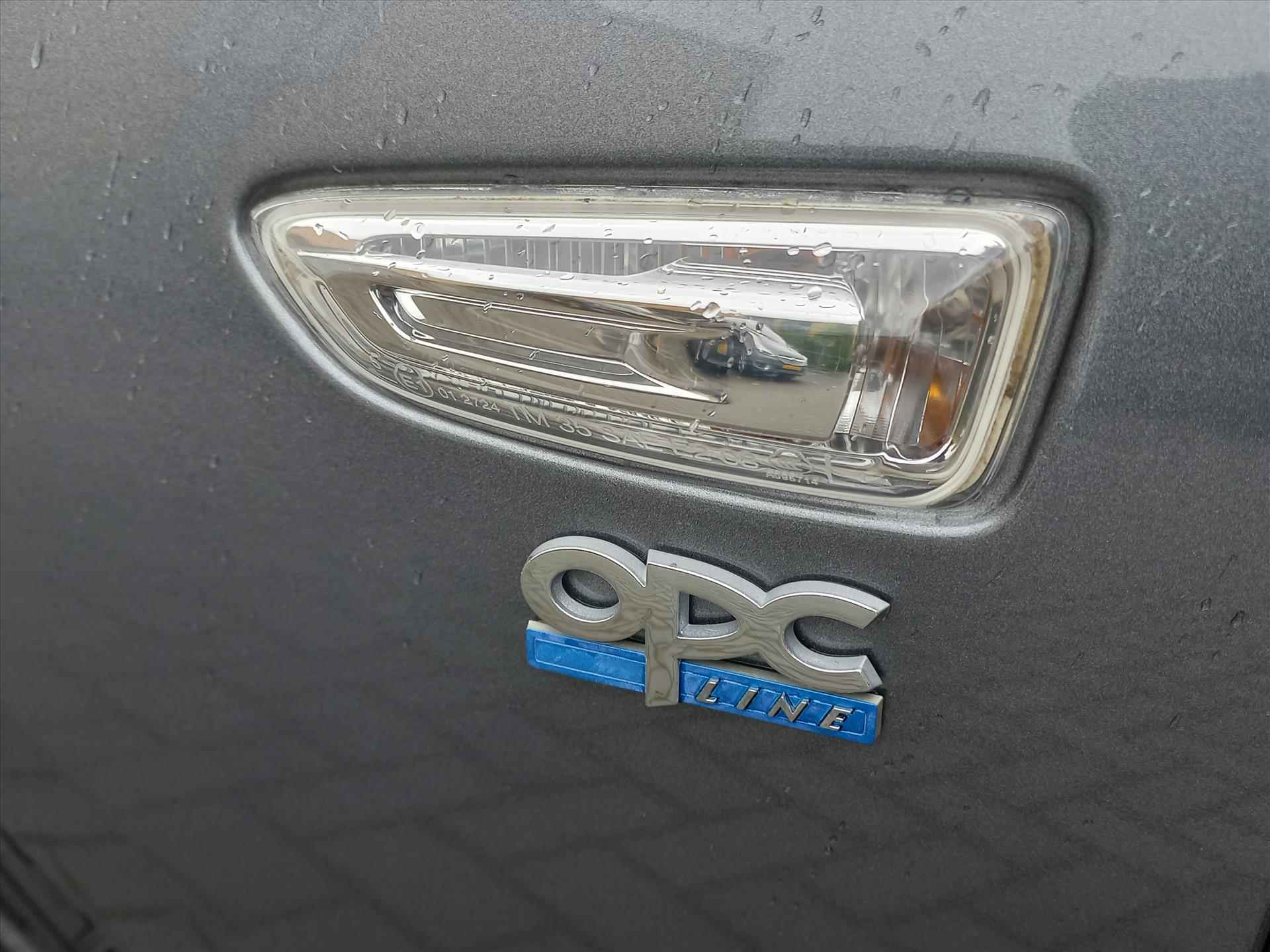 Opel Insignia Sports Tourer 1.5T 165pk EXECUTIVE OPC-LINE | Open dak | Climate control | Navigatie | Camera | AGR voorstoelen - 33/49
