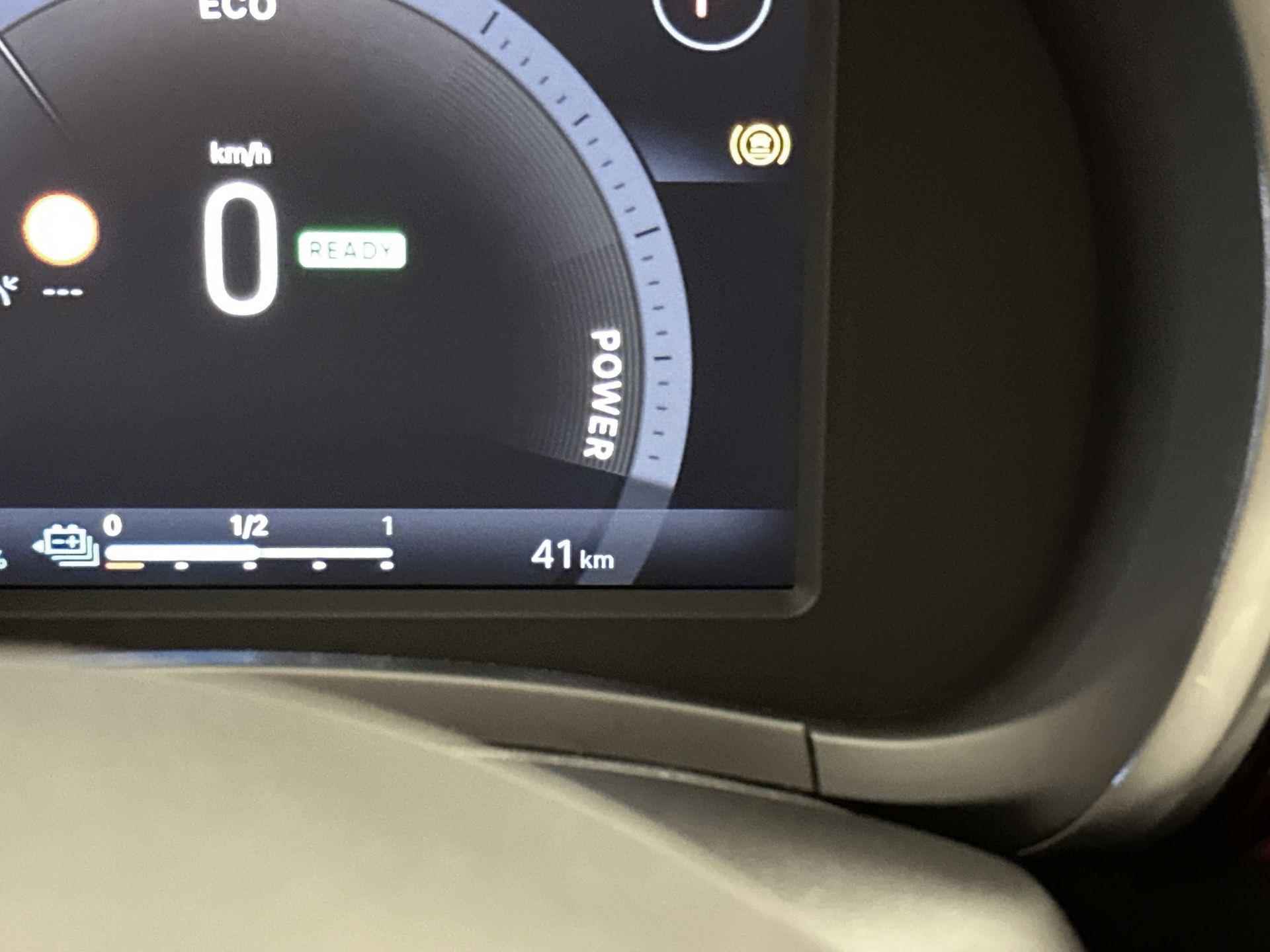 Fiat 600e EV RED 54 kWh 156 pk | Navigatie via Apple Carplay/Android Auto | Parkeersensoren Achter | Keyless Start | LED Koplampen | DAB Ontvanger | Volledig Digitaal Instrumentenpaneel | Climate Control | Cruise Control | LED Mistlampen | - 24/31