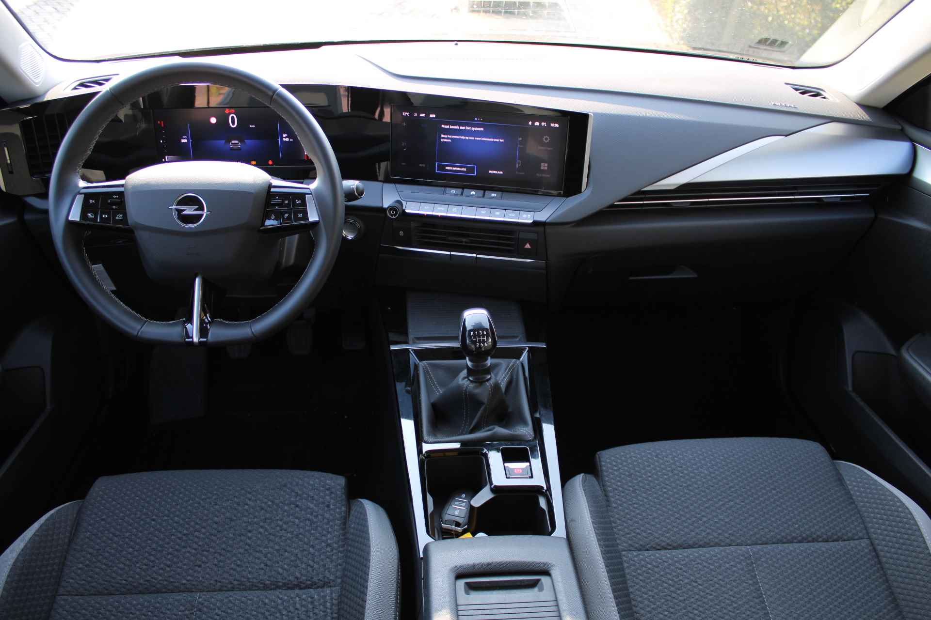 Opel Astra 1.2 Turbo 110PK Edition + 16"/ Navi/ Clima/ Cruise/ LED/ NL auto - 14/50