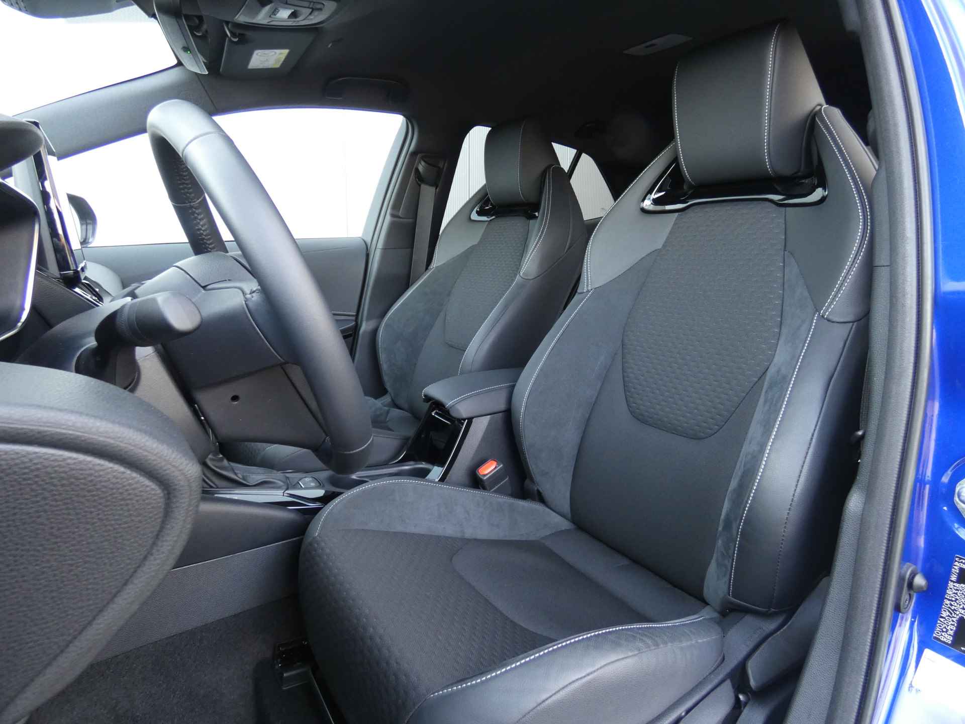 Toyota Corolla Hybrid Executive | JBL | Navigatie | Adaptieve Cruise | Keyless - 4/60