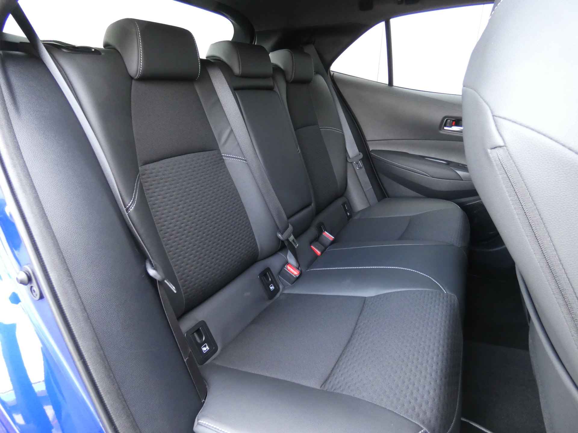 Toyota Corolla Hybrid Executive | JBL | Navigatie | Adaptieve Cruise | Keyless - 25/60