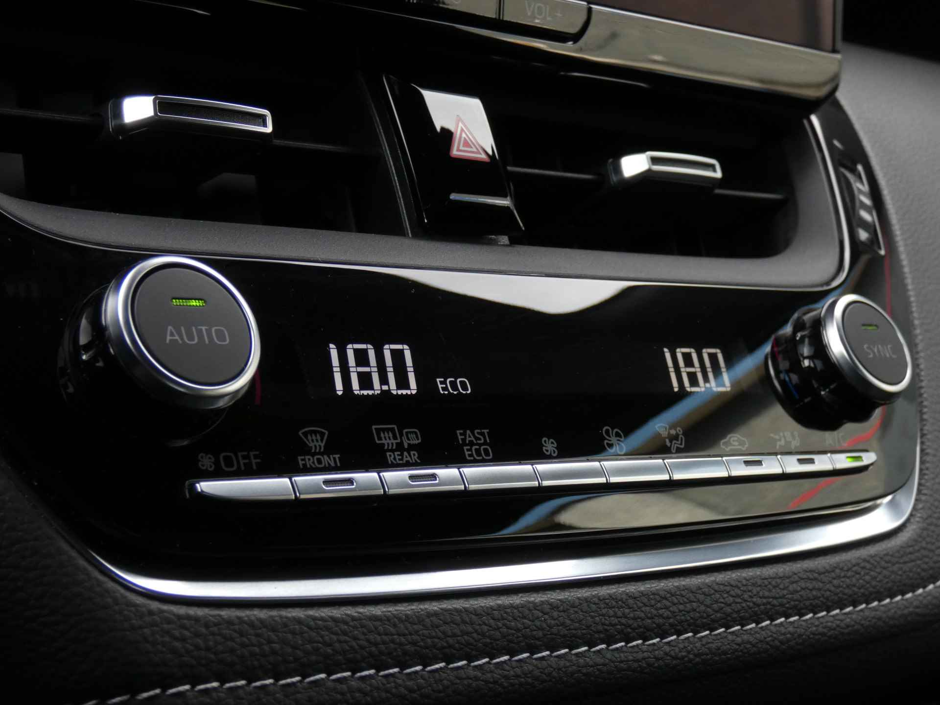 Toyota Corolla Hybrid Executive | JBL | Navigatie | Adaptieve Cruise | Keyless - 50/60