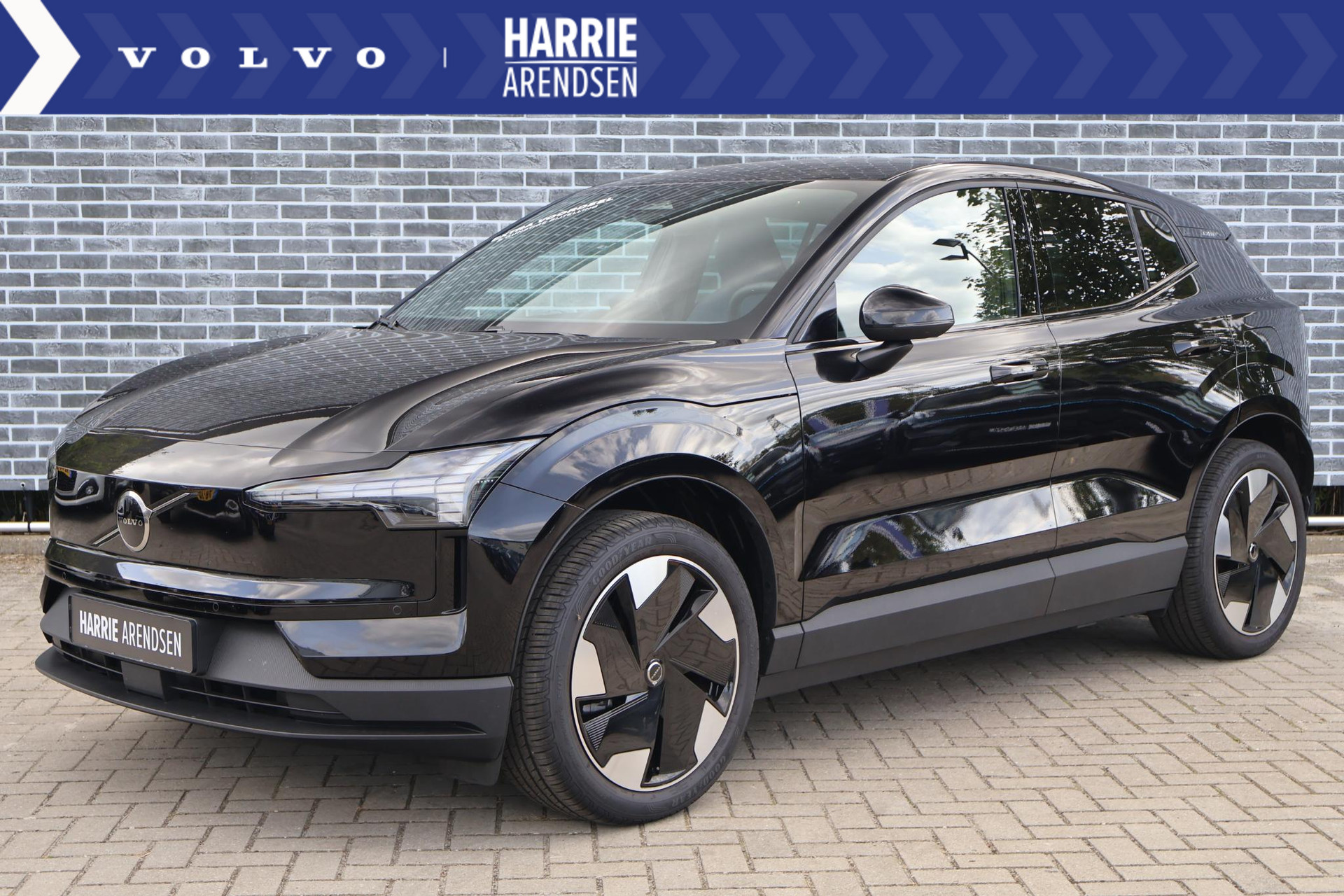 Volvo EX30 Single Motor Extended Range Plus 69 kWh | Adaptive Cruise Control | Harman Kardon audio | Extra getint glas | Parkeercamera | Stoelverwarming | Keyless Entry |