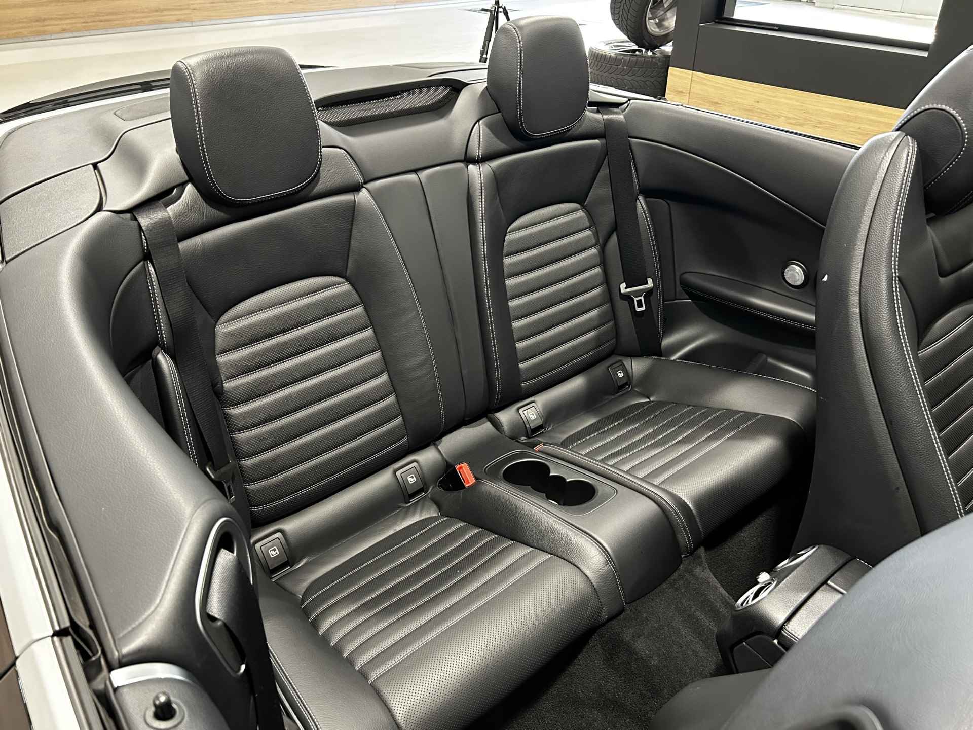 Mercedes-Benz C-Klasse Cabrio 250 AMG 211PK // Distronic // Burmester // Head-up display // Rij Assistentie pakket // Comand Navi // Actieve dodehoek a - 14/53