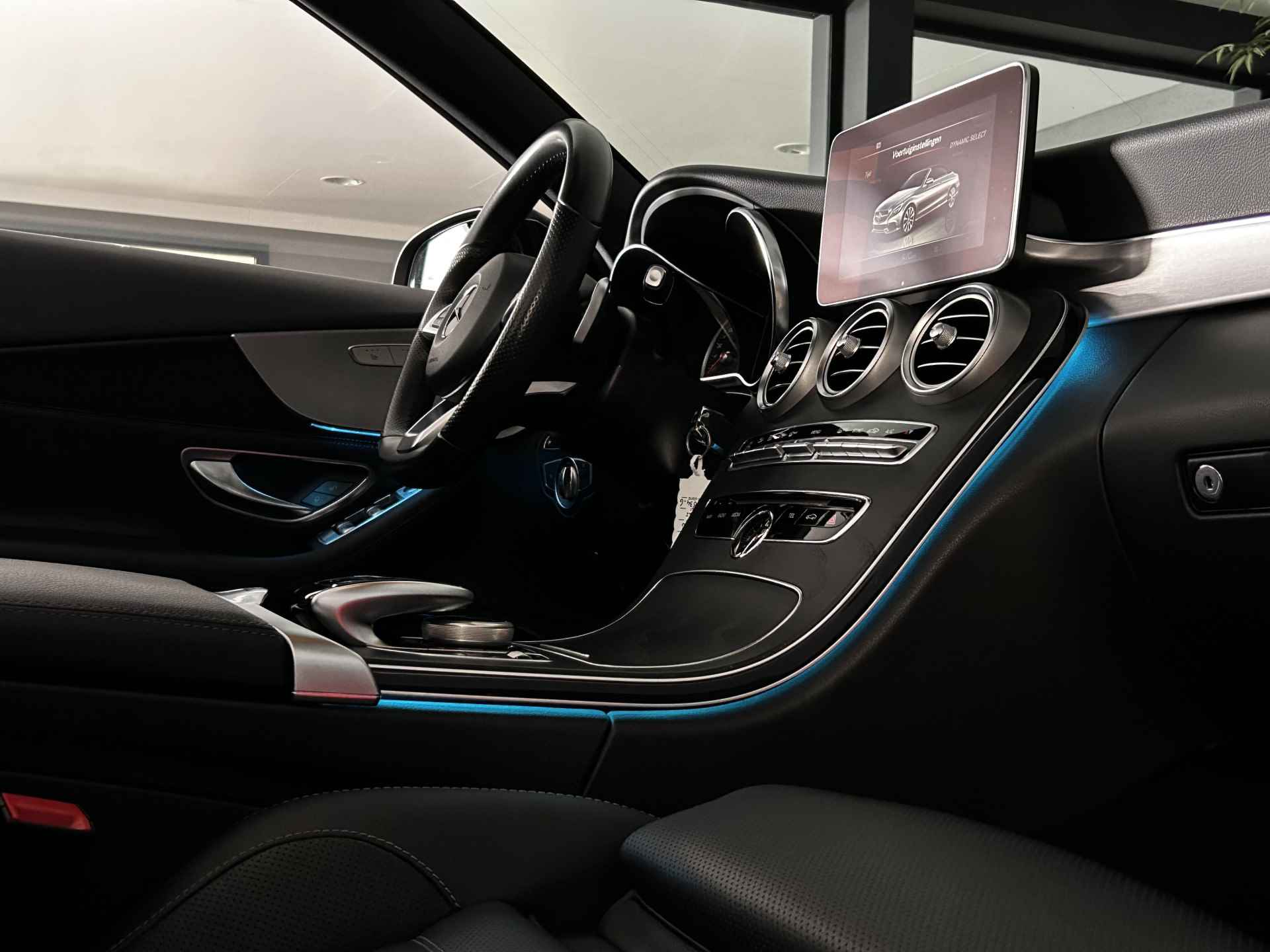 Mercedes-Benz C-Klasse Cabrio 250 AMG 211PK // Distronic // Burmester // Head-up display // Rij Assistentie pakket // Comand Navi // Actieve dodehoek a - 21/53